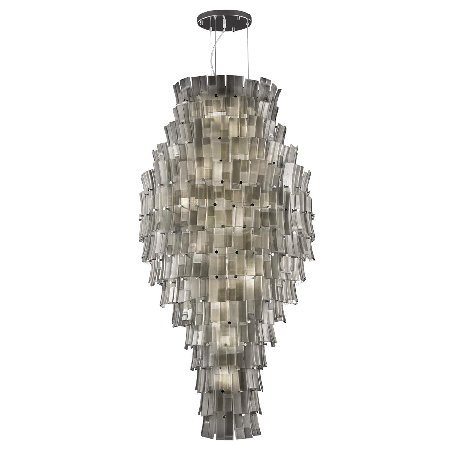 Grande lampe à suspension grise listelle en verre de Murano, luminaire chromé par Multiforme en vente