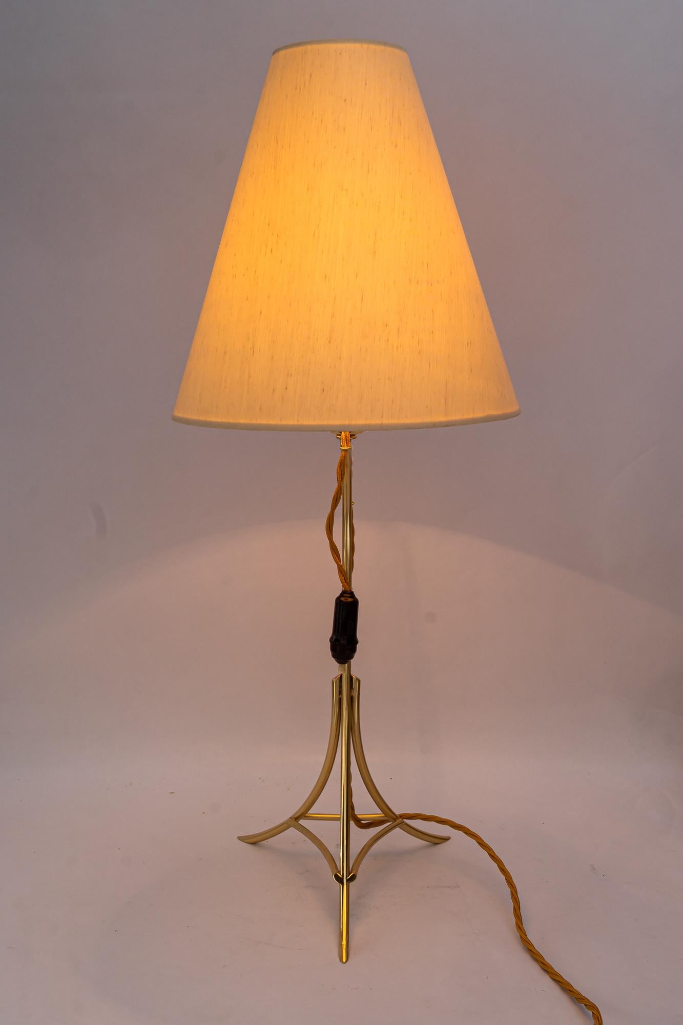 Lampada da tavolo grande con paralume in tessuto di Rupert Nikoll vienna, anni '50 circa in vendita 4