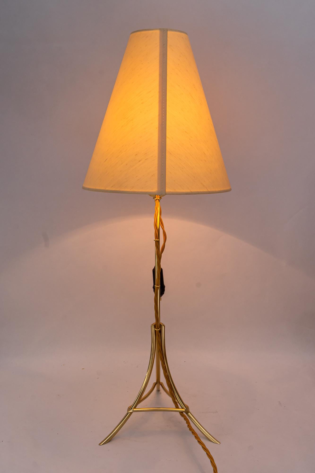 Lampada da tavolo grande con paralume in tessuto di Rupert Nikoll vienna, anni '50 circa in vendita 5