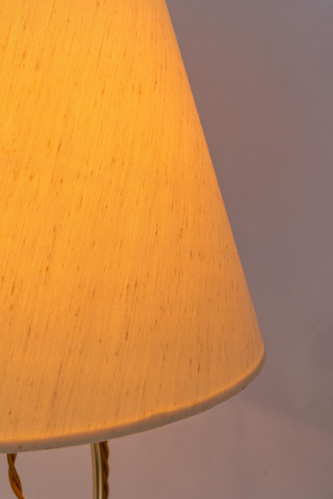 Lampada da tavolo grande con paralume in tessuto di Rupert Nikoll vienna, anni '50 circa in vendita 8