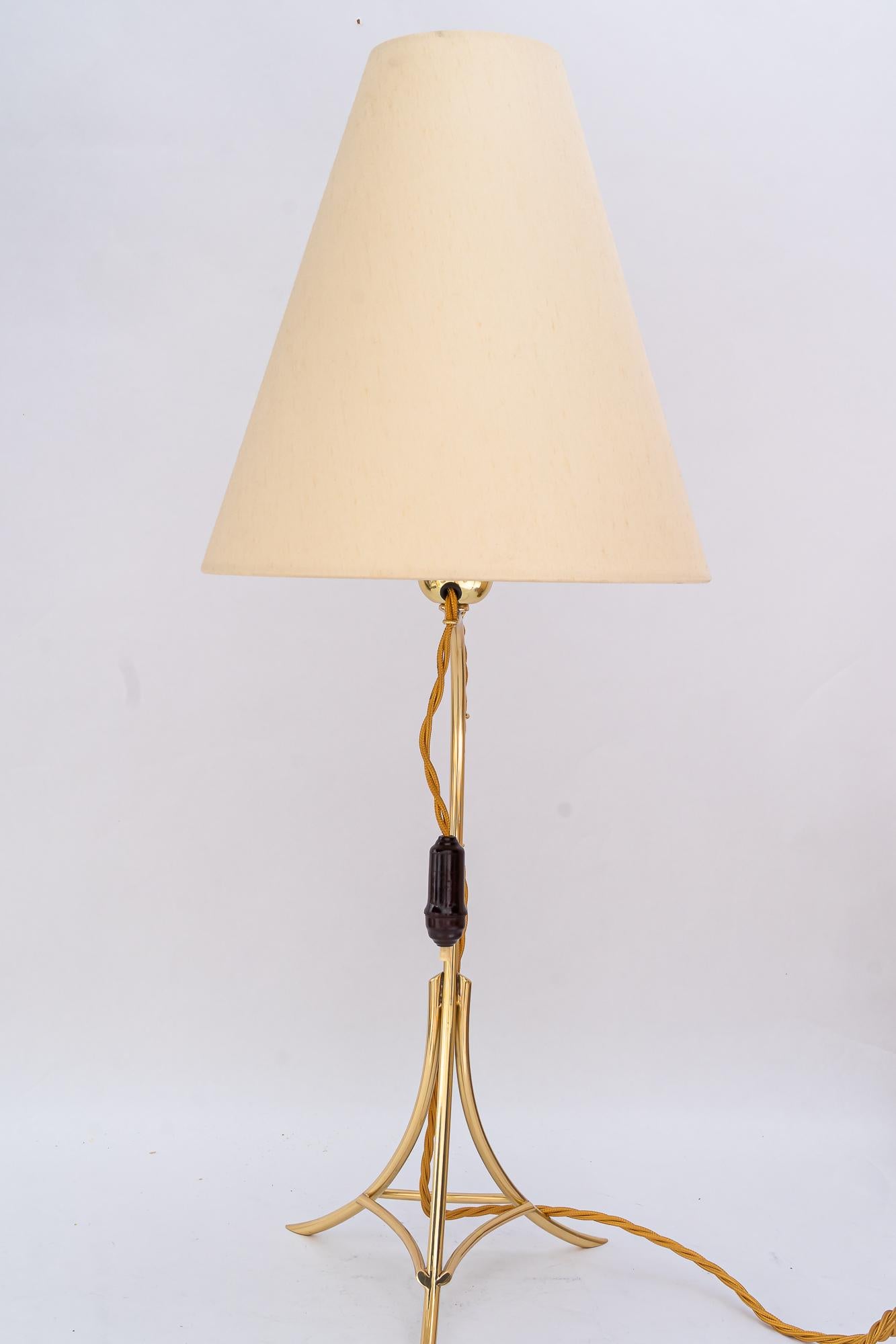 Austriaco Lampada da tavolo grande con paralume in tessuto di Rupert Nikoll vienna, anni '50 circa in vendita
