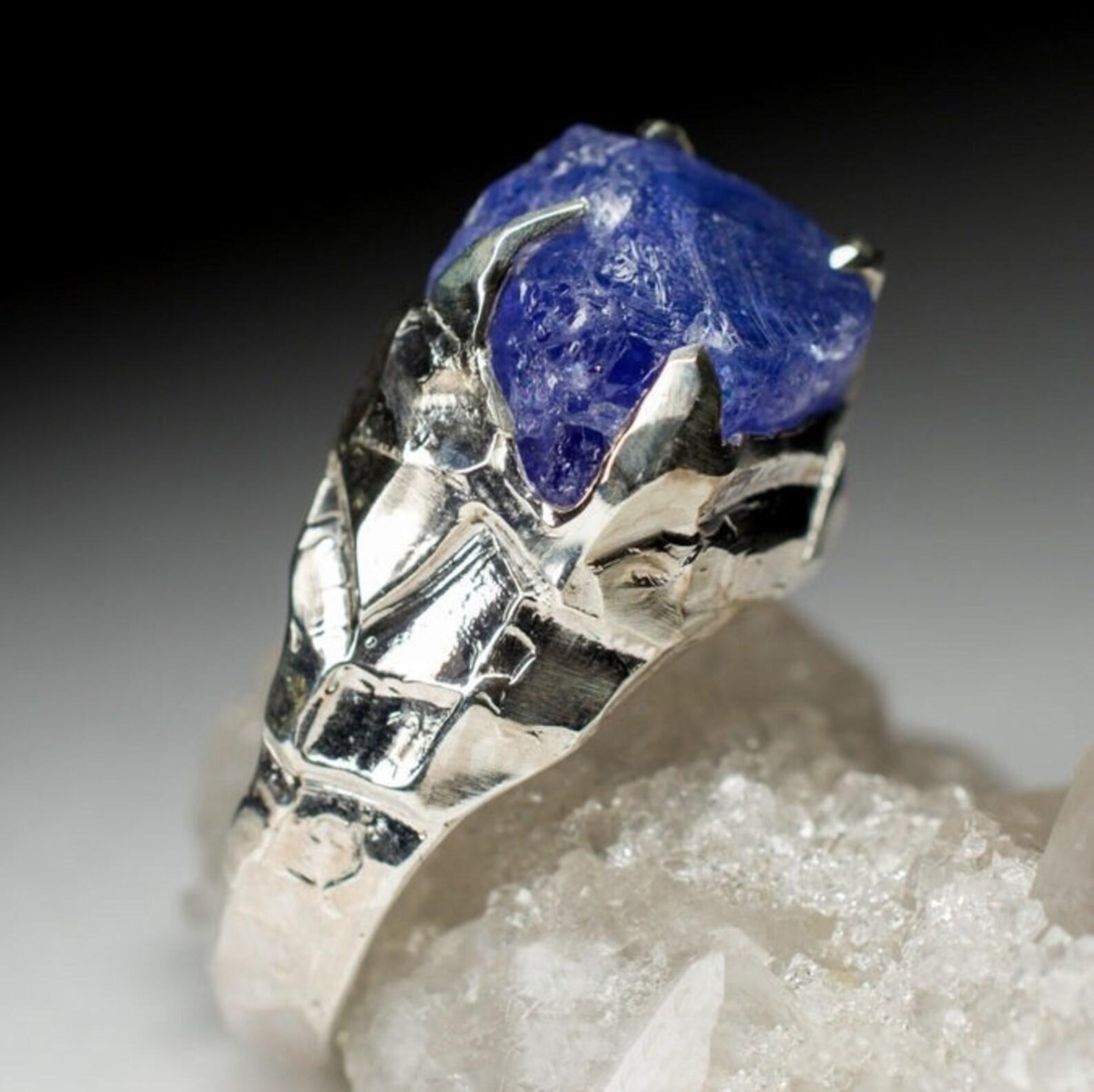 Big Tanzanite Silver Bold Ring Cobalt Blue Raw Crystal Natural Gemstone In New Condition For Sale In Berlin, DE