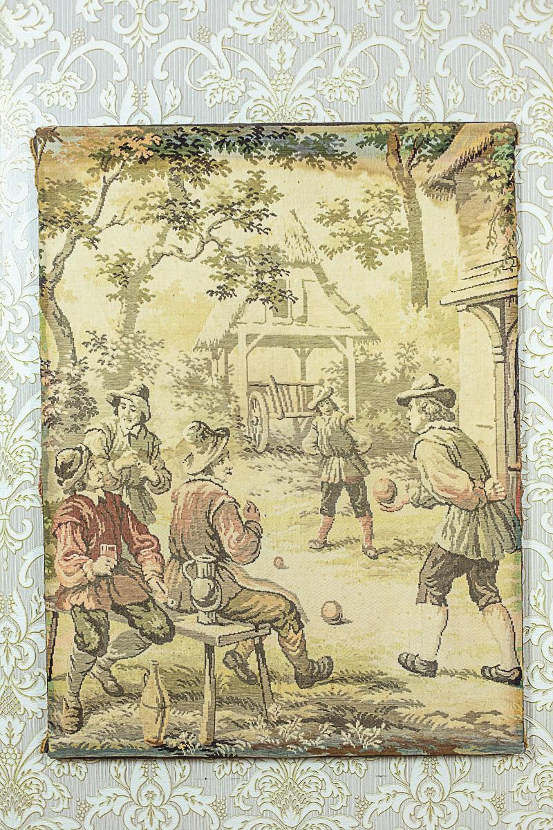 Presented tapestry depicts a genre scene with men playing lawn bowling.
The tapestry without a frame, stretched onto new looms.

Dimensions: 120 x 90 cm.

The condition is very good. The fabric is undamaged.