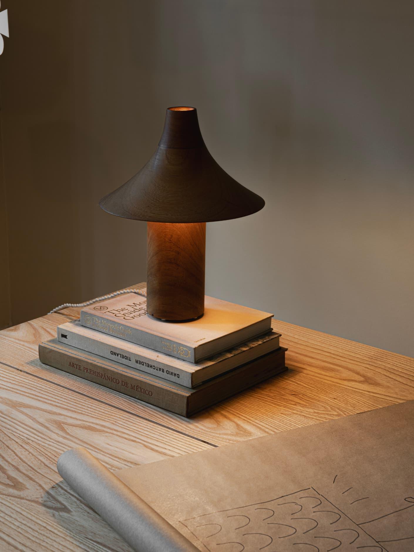 Lámpara Big the Hat de Kilzi Español en venta