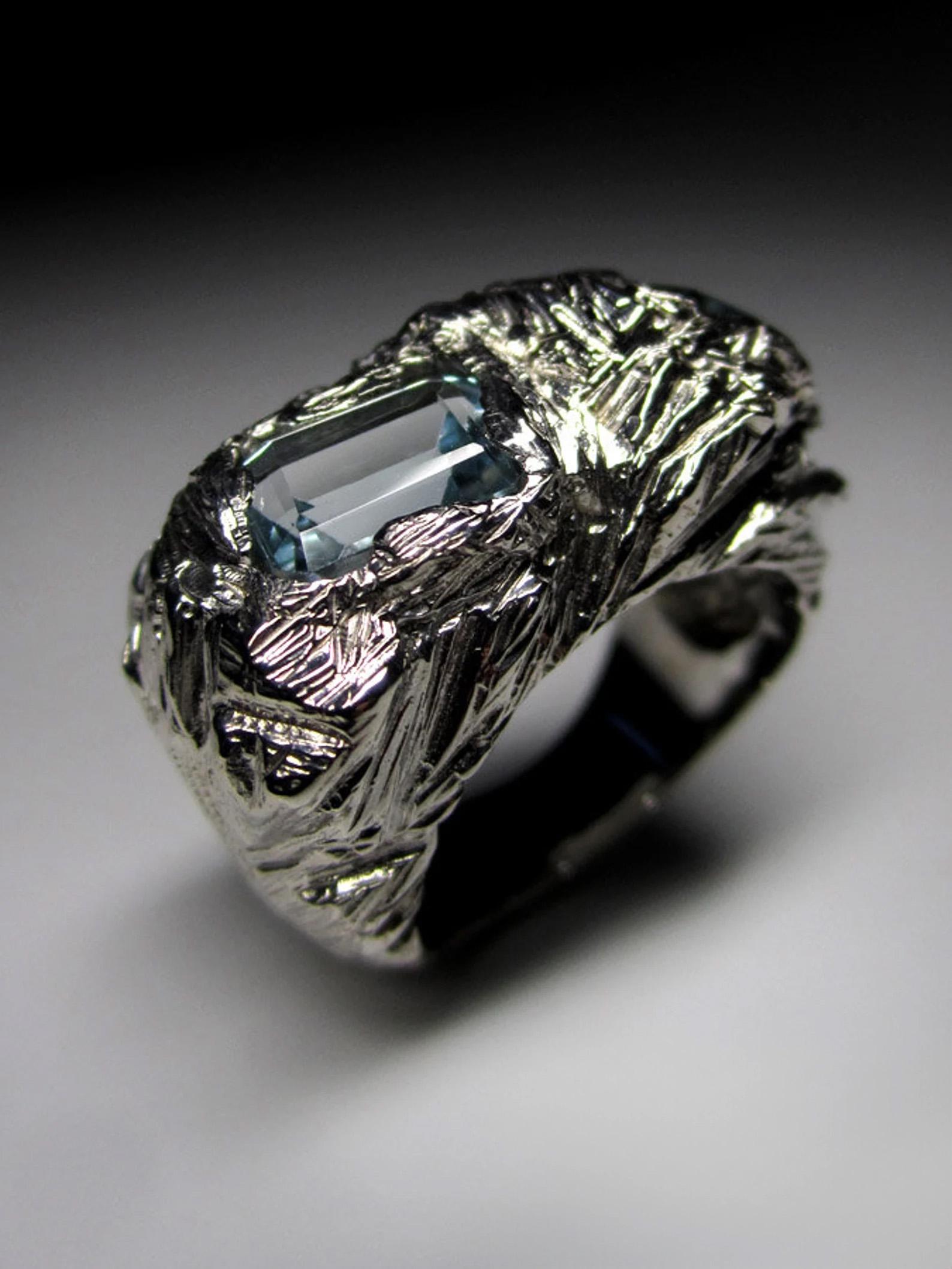 Big Topaz Silver Ring Natural Blue Statement Gemstone Bold Fine Jewelry  In New Condition For Sale In Berlin, DE
