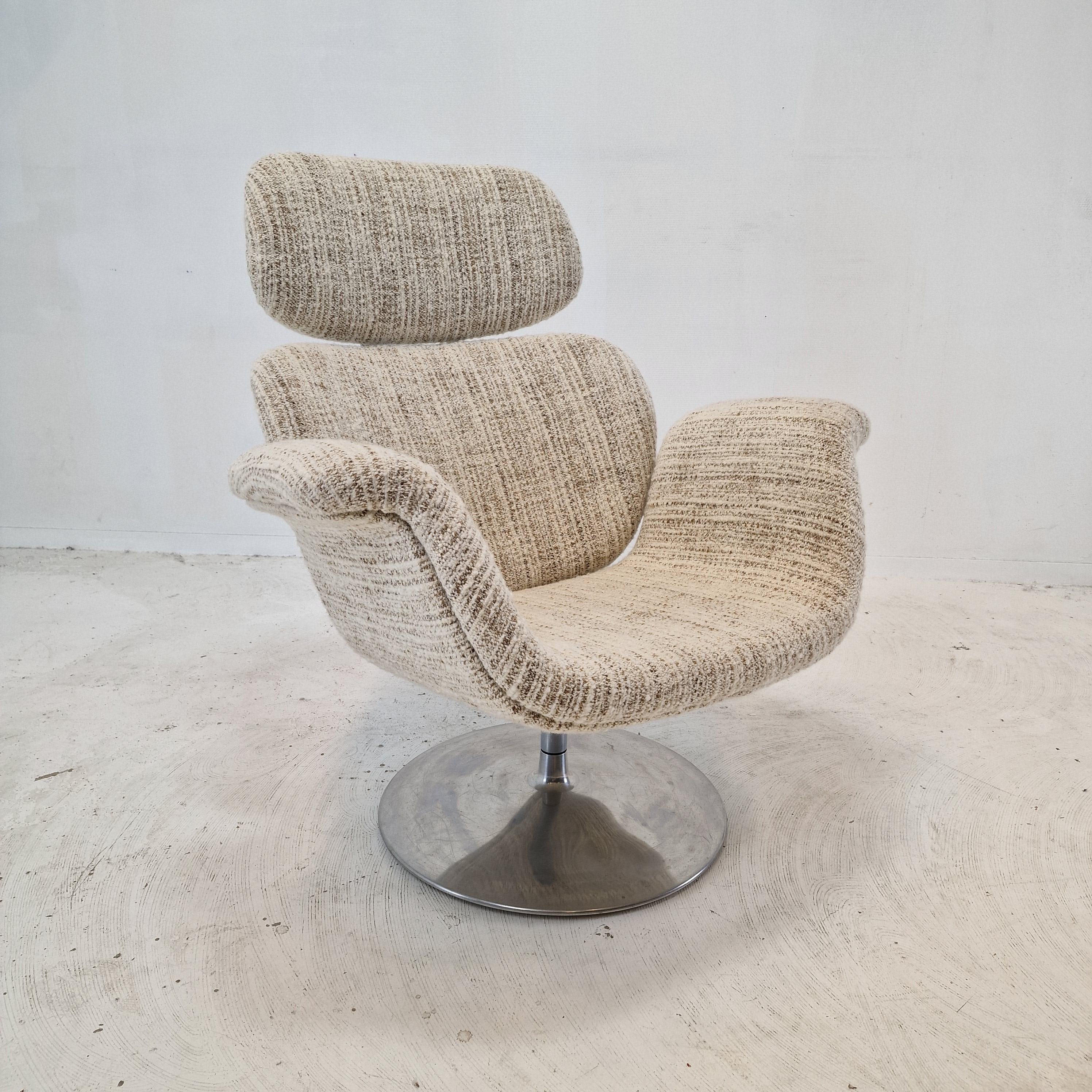 Dutch Big Tulip Chair and Ottoman by Pierre Paulin for Artifort, 1980s For Sale