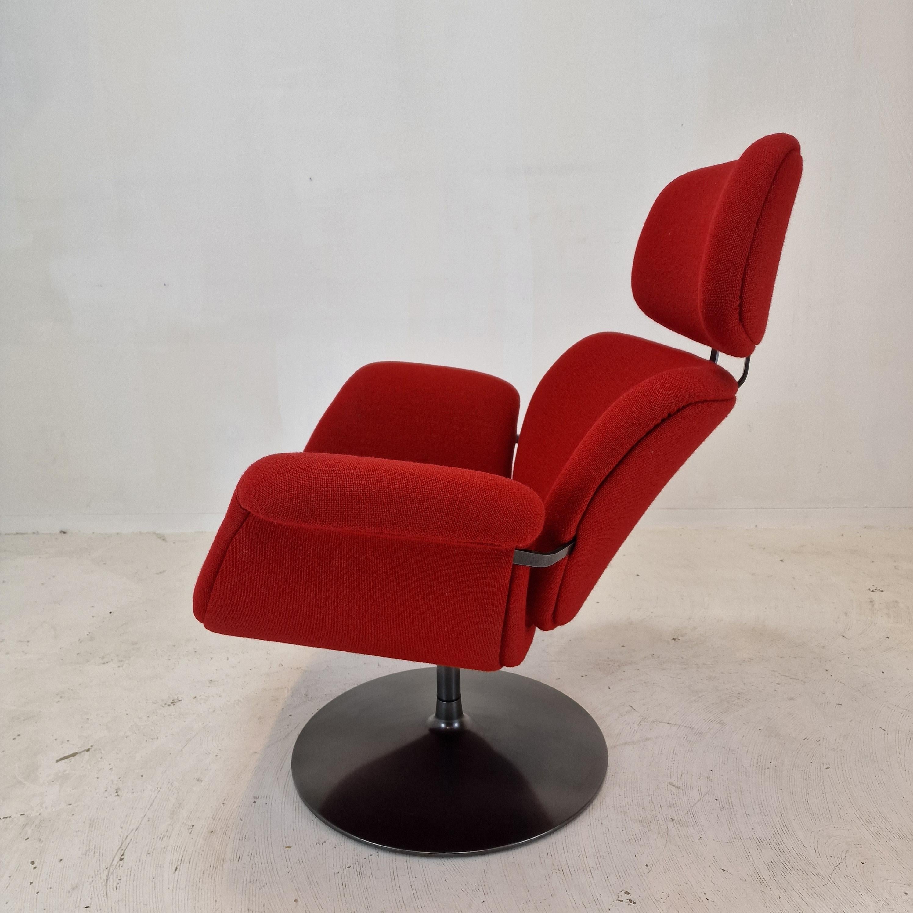 Late 20th Century Big Tulip Chair and Ottoman by Pierre Paulin for Artifort, 1980s