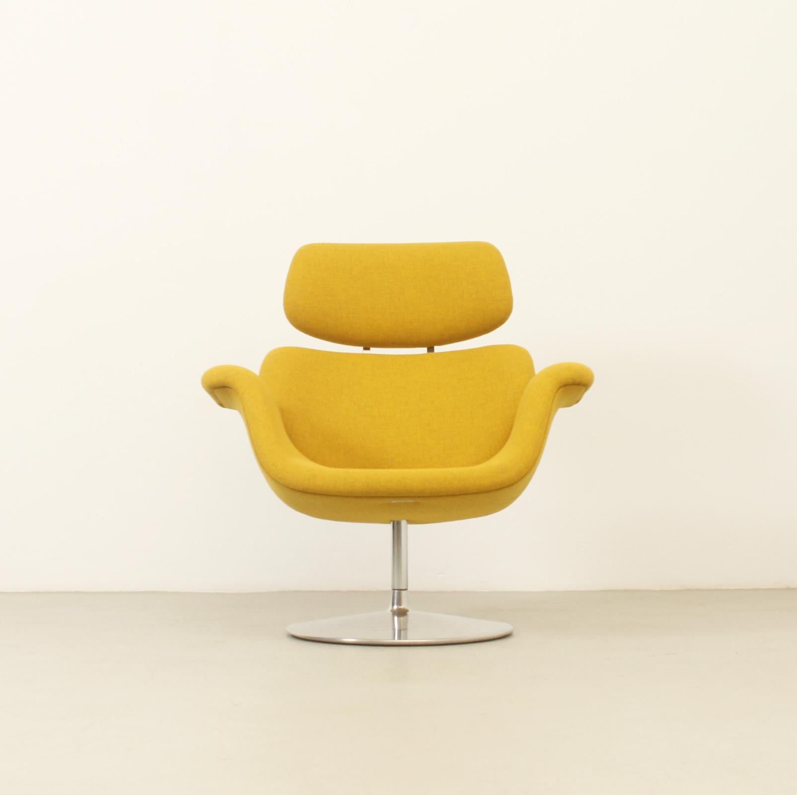 Big Tulips Chairs and Ottoman by Pierre Paulin for Artifort For Sale 8
