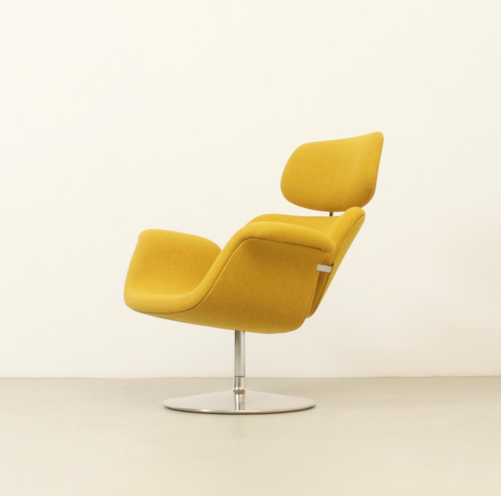 Big Tulips Chairs and Ottoman by Pierre Paulin for Artifort For Sale 10