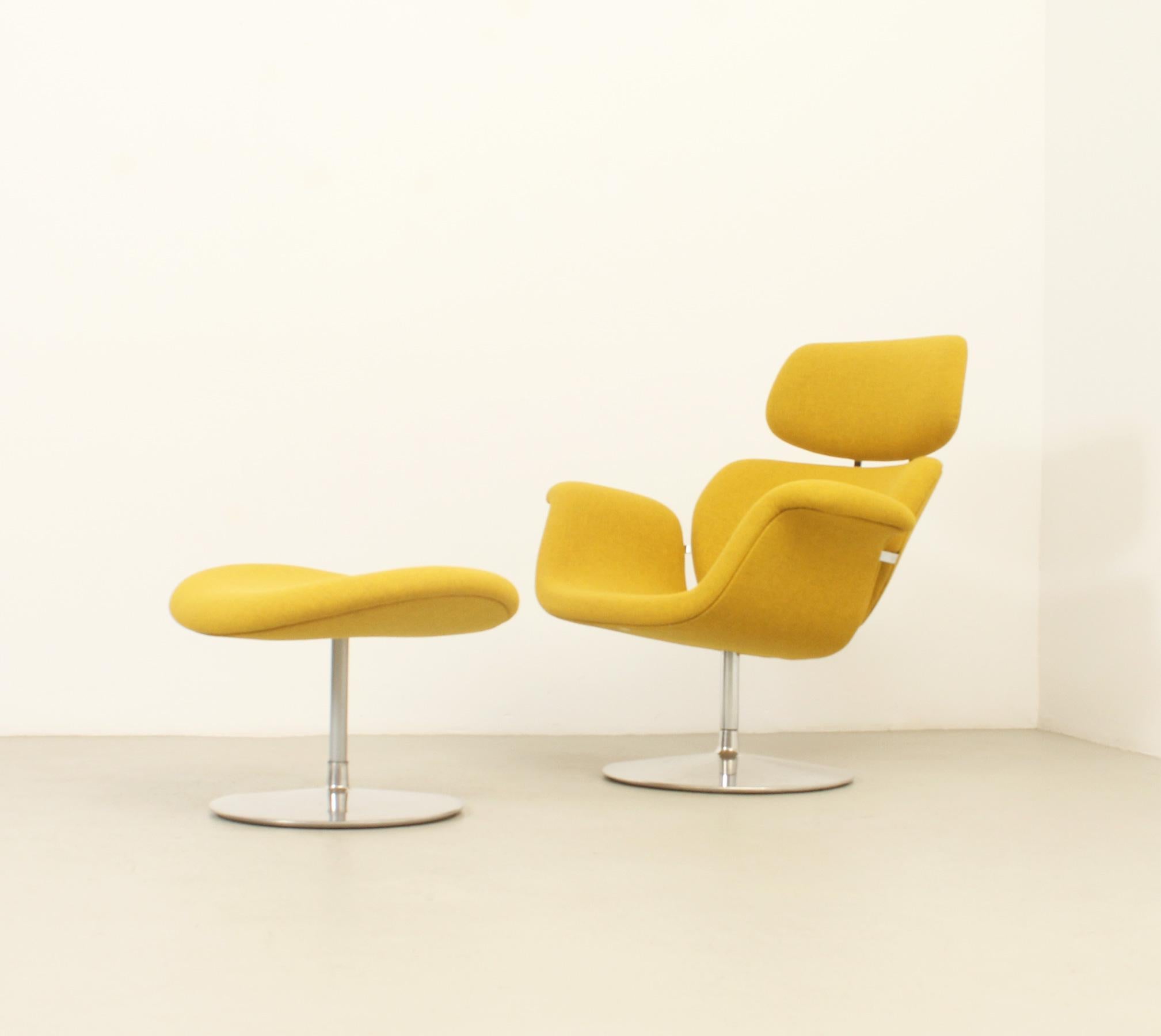 Big Tulips Chairs and Ottoman by Pierre Paulin for Artifort For Sale 11
