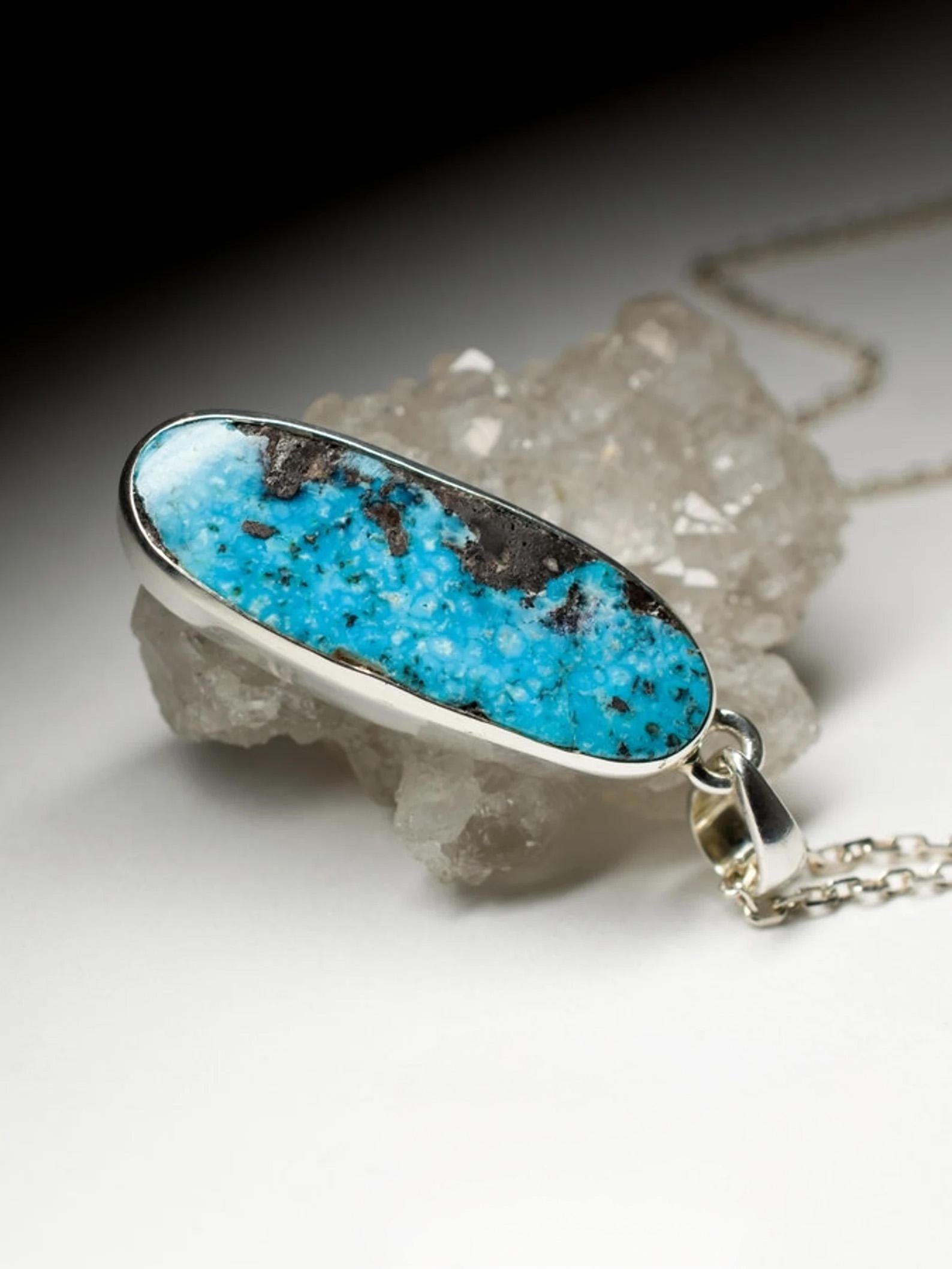 Taglio ovale Grande ciondolo d'argento turchese ovale di colore blu brillante Gemma azzurra grezza in vendita