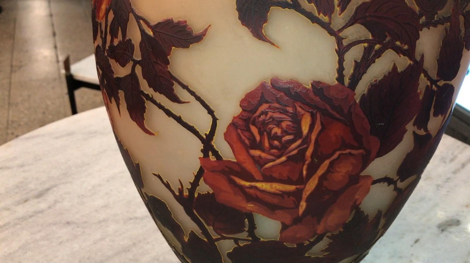 Big Vase, Sign: Muller Freres Luneville, (Roses Flowers) Jugendstil, Art Nouveau For Sale 9
