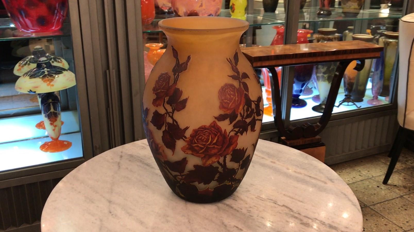 Big Vase, Sign: Muller Freres Luneville, (Roses Flowers) Jugendstil, Art Nouveau For Sale 1