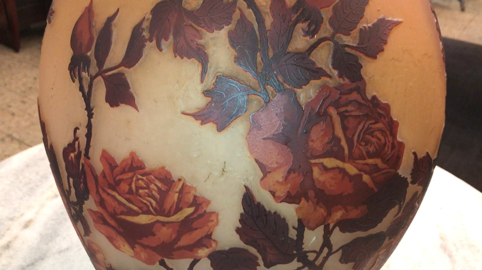 Big Vase, Sign: Muller Freres Luneville, (Roses Flowers) Jugendstil, Art Nouveau For Sale 3