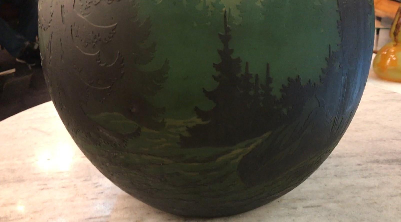 Big Vase, Sign: Muller Freres Luneville, Style: Jugendstil, Art Nouveau, liberty For Sale 10