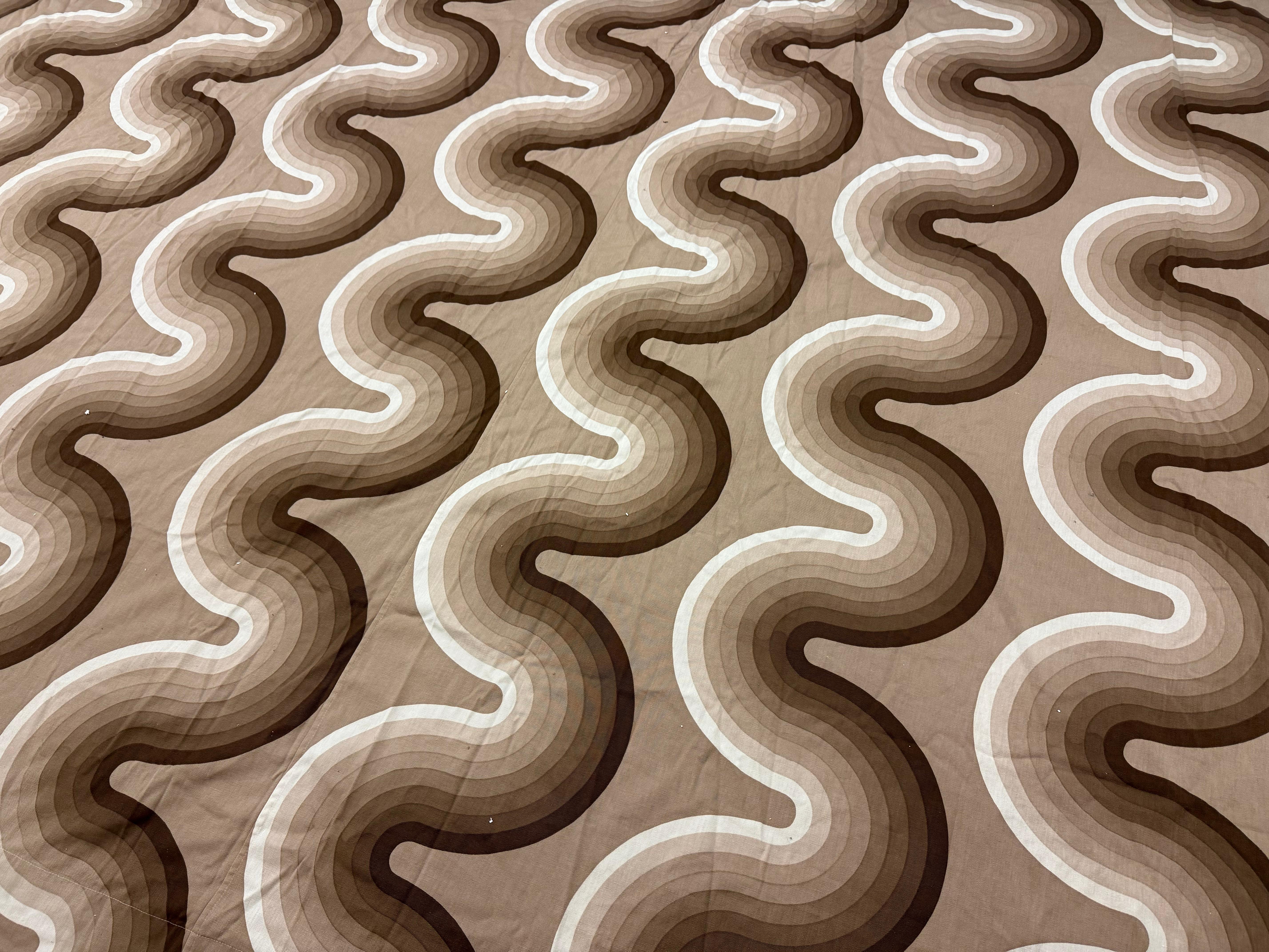 Mid-Century Modern big verner panton curve curtain by mira-x en vente