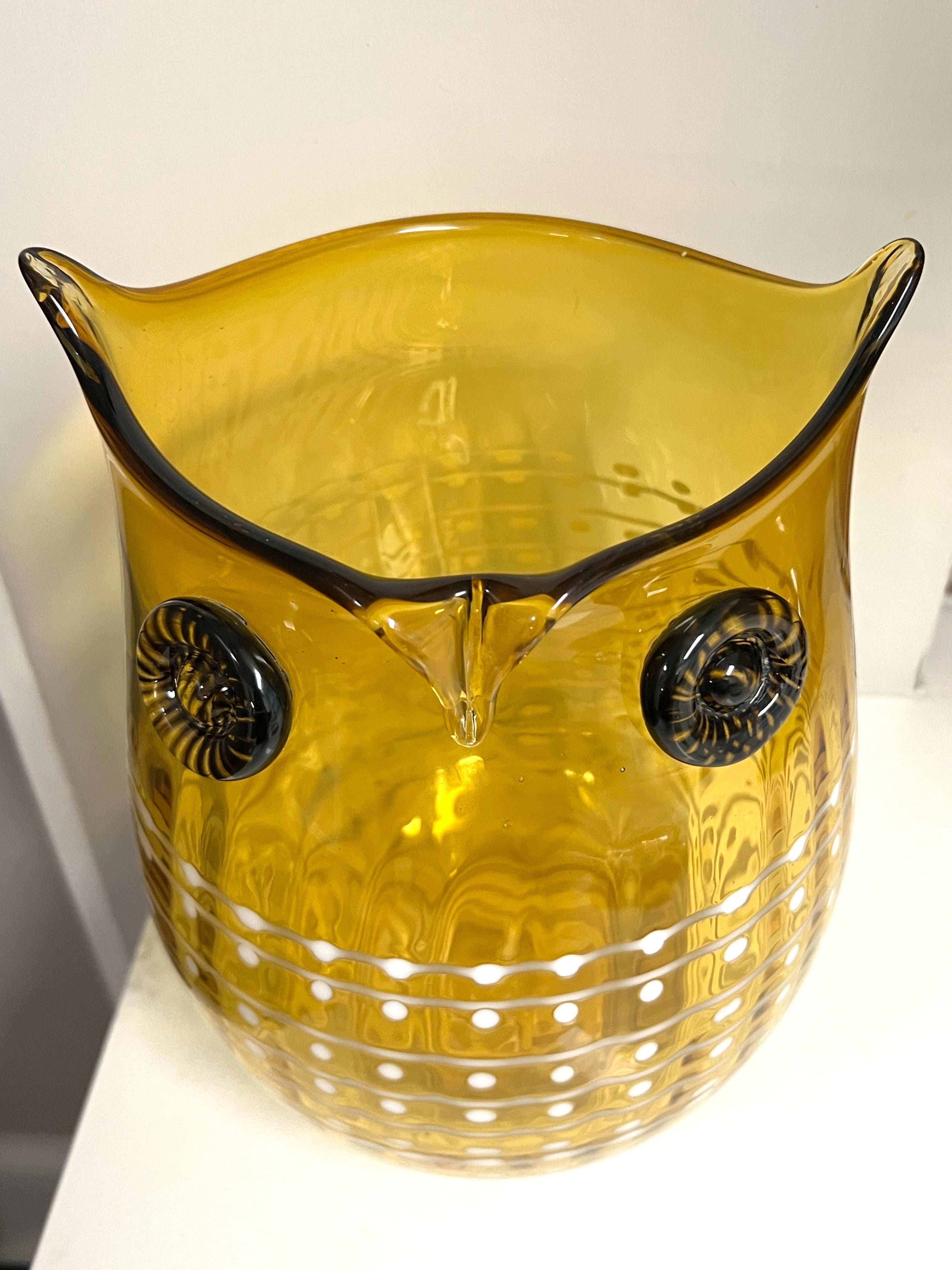 For sale here is a BIG vintage 1960s 70s handmade hand-blown Blenko art glass modernist design OWL vase with applied op-art black thread 'eyes' and applied white decoration over the golden body that spirals up from the bottom. A stunning modernist