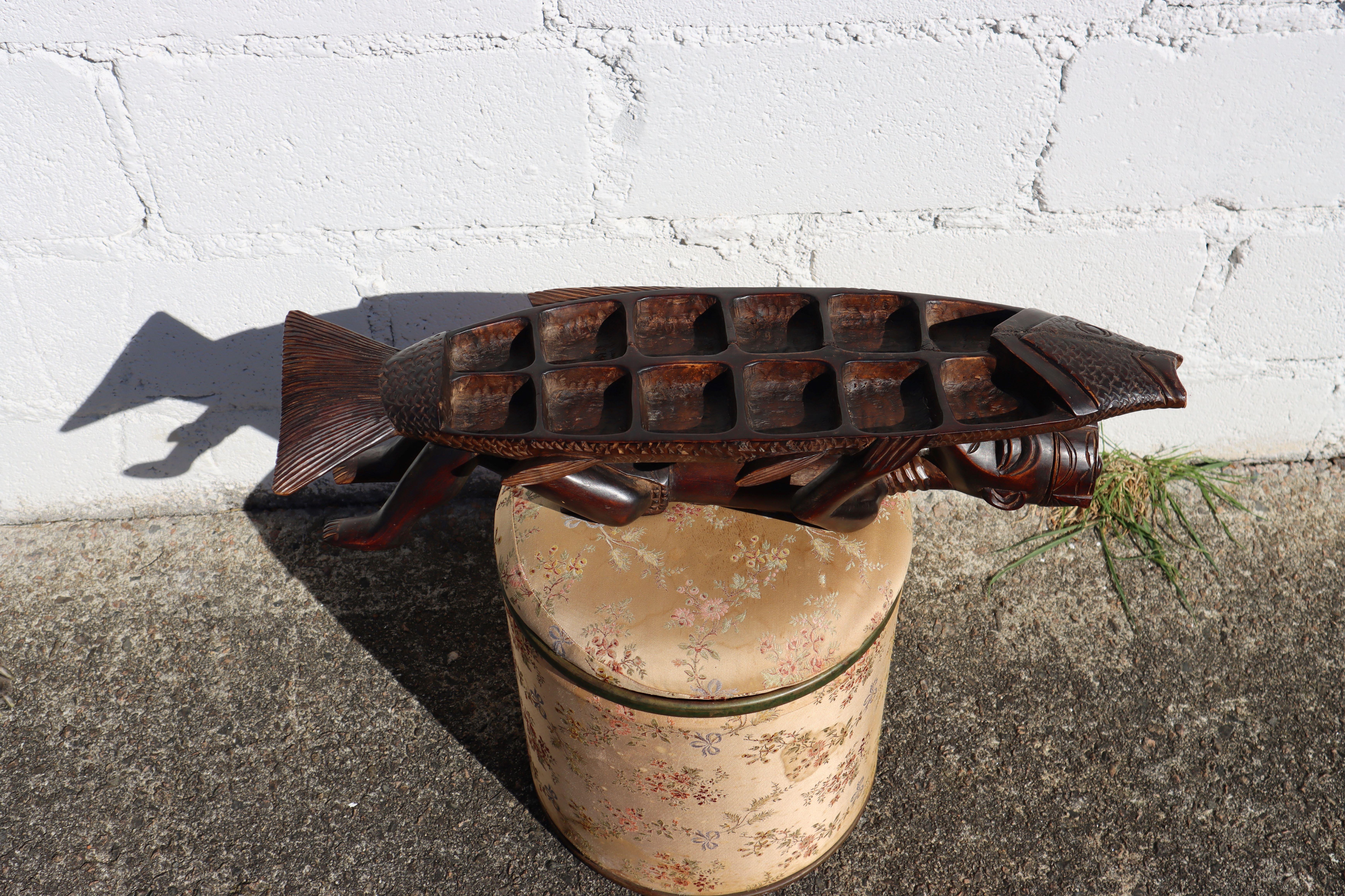 Big Vintage African Hand Carved Ebony Statue - Reclining Object Table Decoration In Good Condition For Sale In Bussiere Dunoise, Nouvel Aquitaine