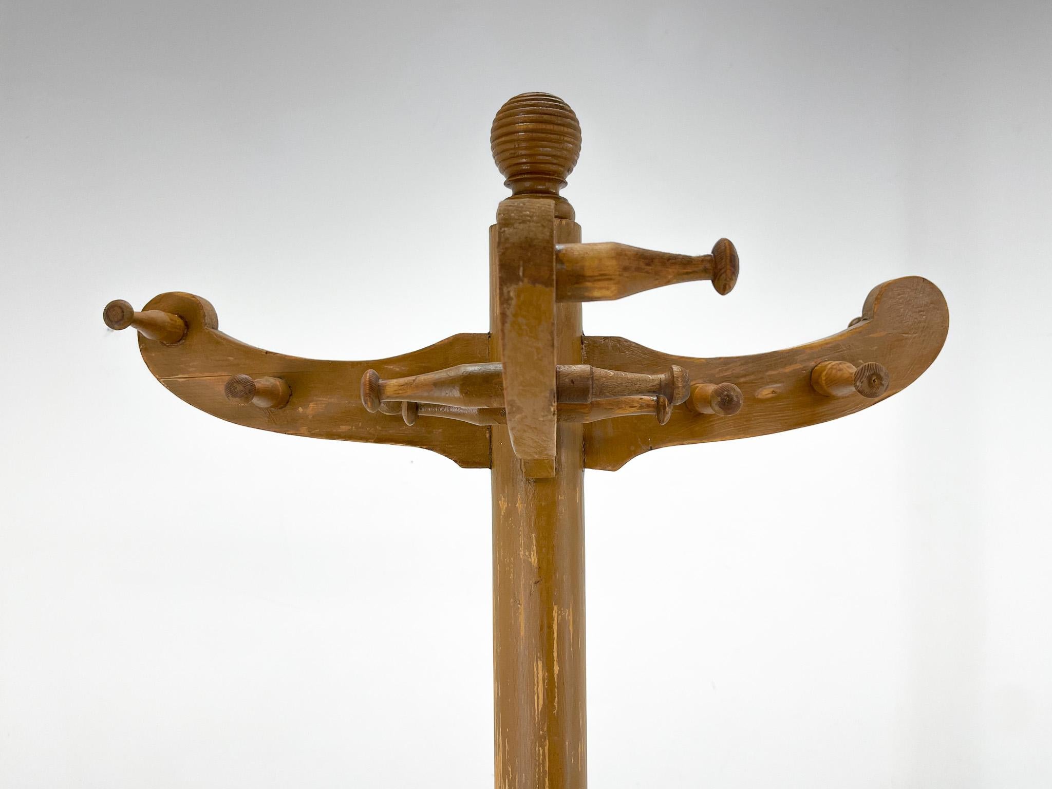 Big Vintage All-Wood Coat Stand, Czechoslovakia, 1950s For Sale 1