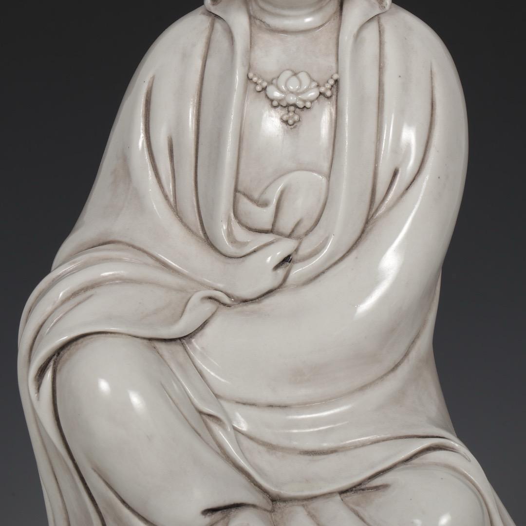 19th Century Big Vintage Chinese White Glazing Sitting Guan Yin Buddha Statue