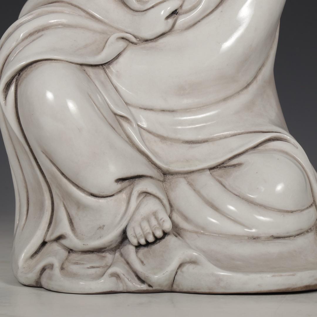 Porcelain Big Vintage Chinese White Glazing Sitting Guan Yin Buddha Statue