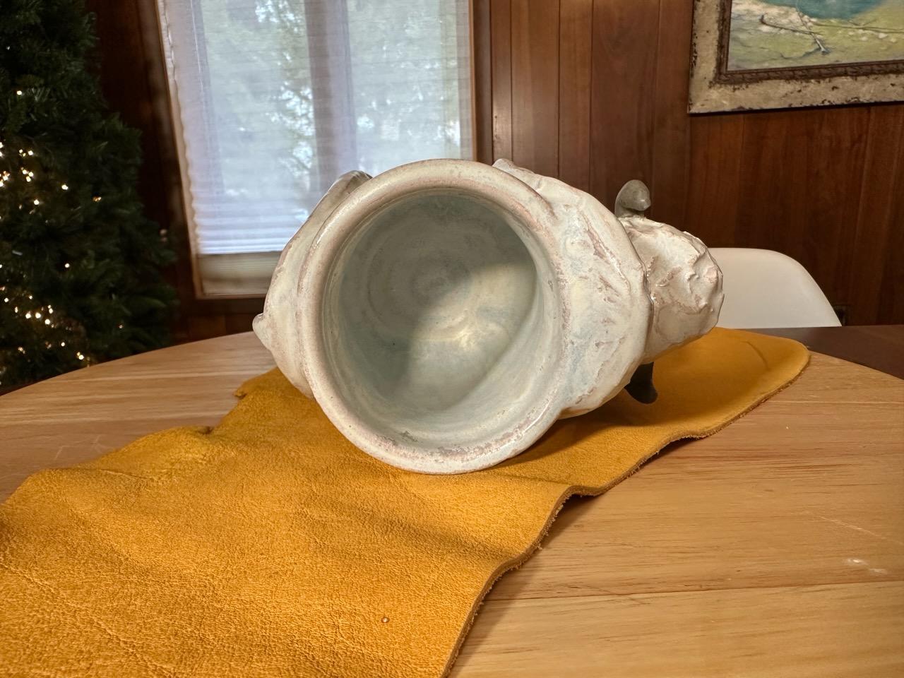 Vase Big White Bison (Tatanka) Céramique (Whiting) Grès, émail blanc mat en vente 7