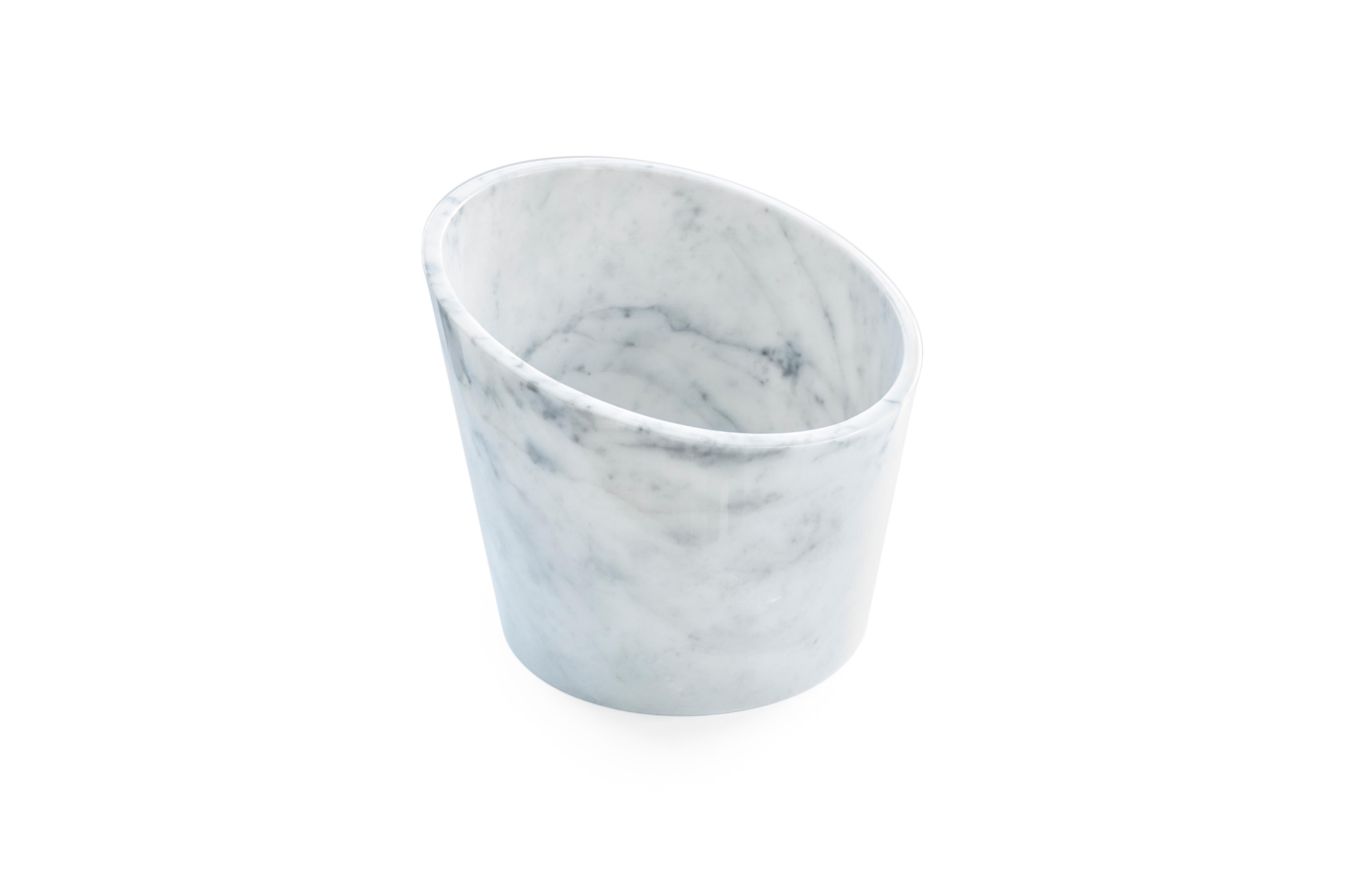Handmade Big White Carrara Marble Glacette For Sale 1