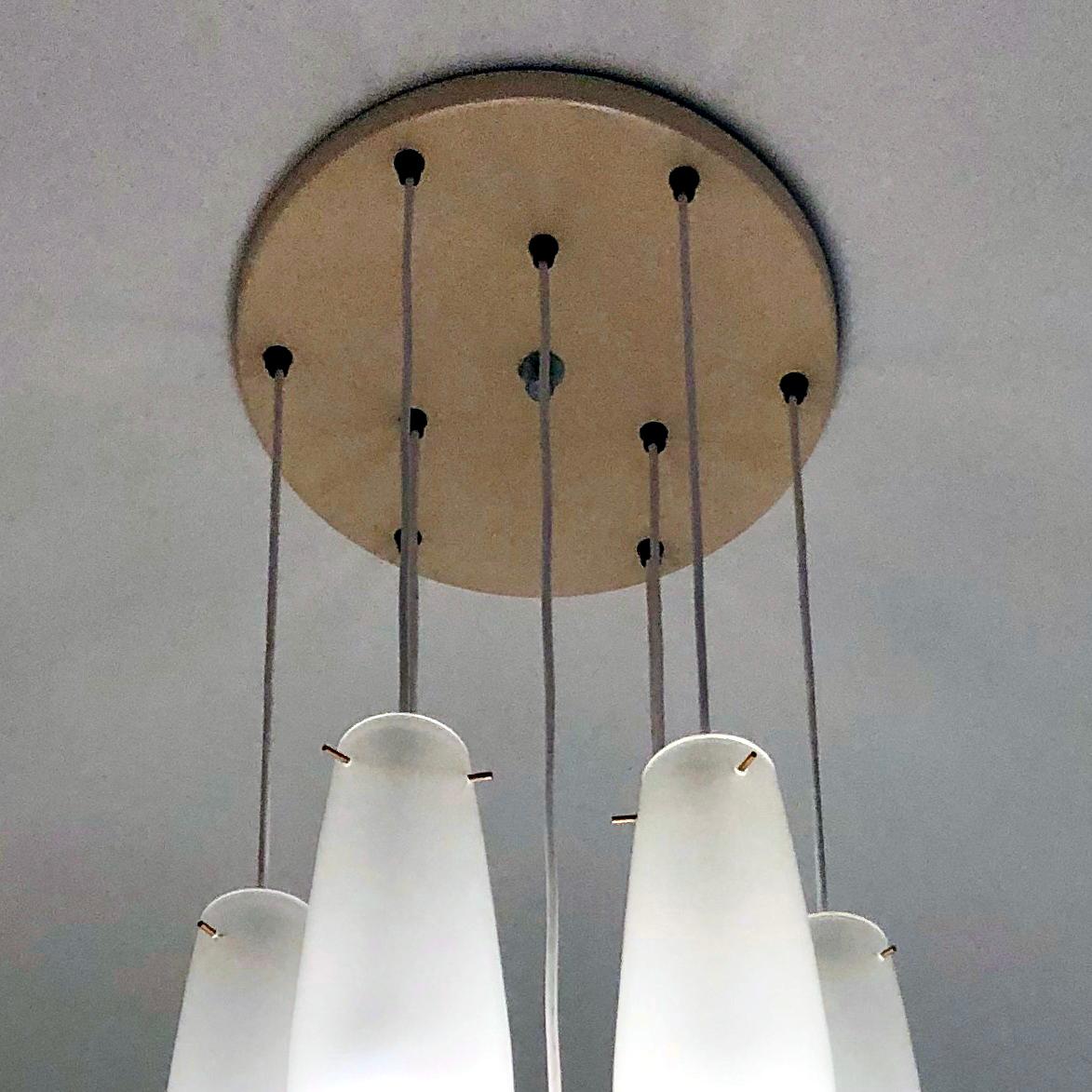 Big White Nine Pendant Chandelier Attributed to Alessandro Pianon, Italy, 1960s im Angebot 2