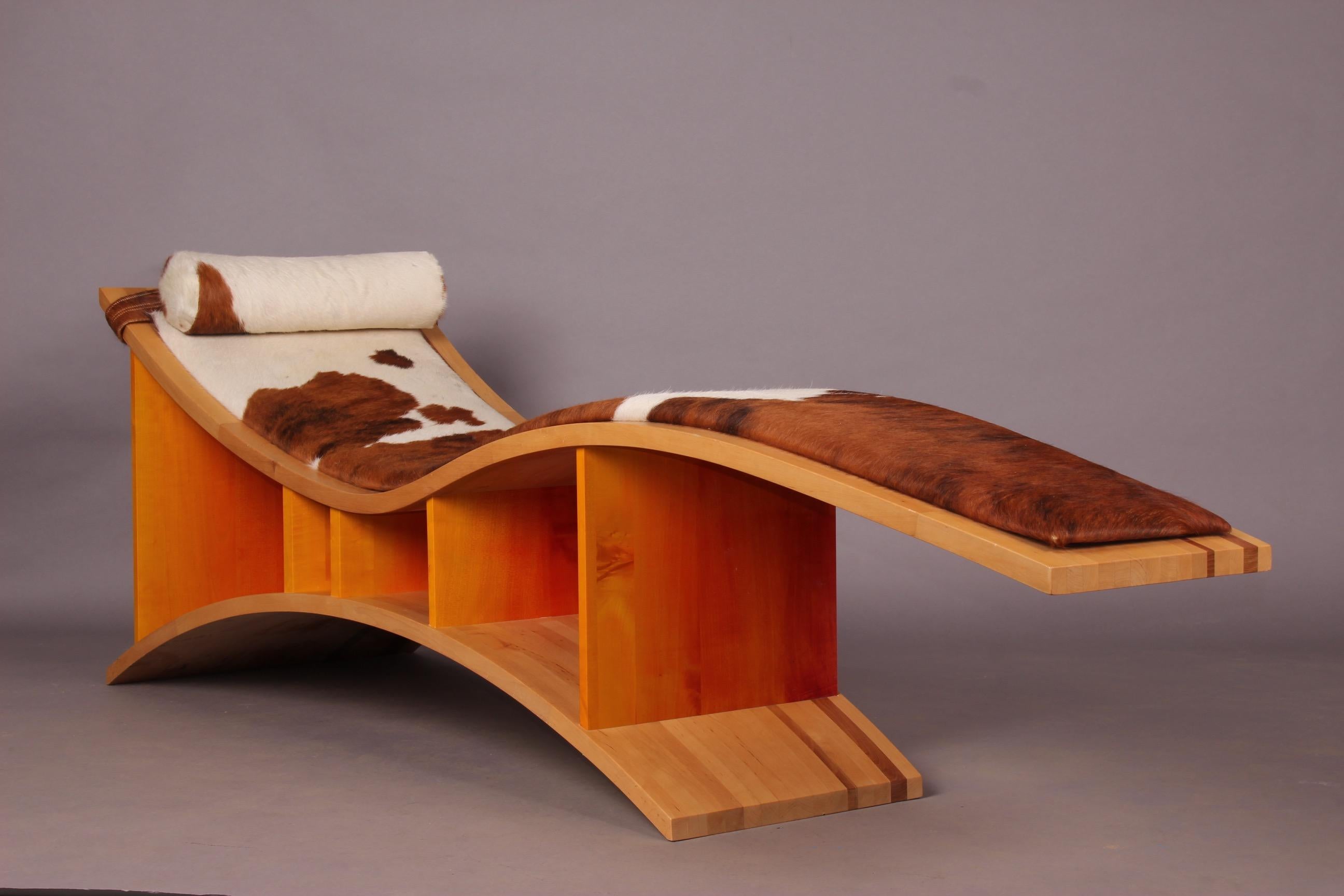 Late 20th Century Big Wood and Cowhide Seat Chaise Longue