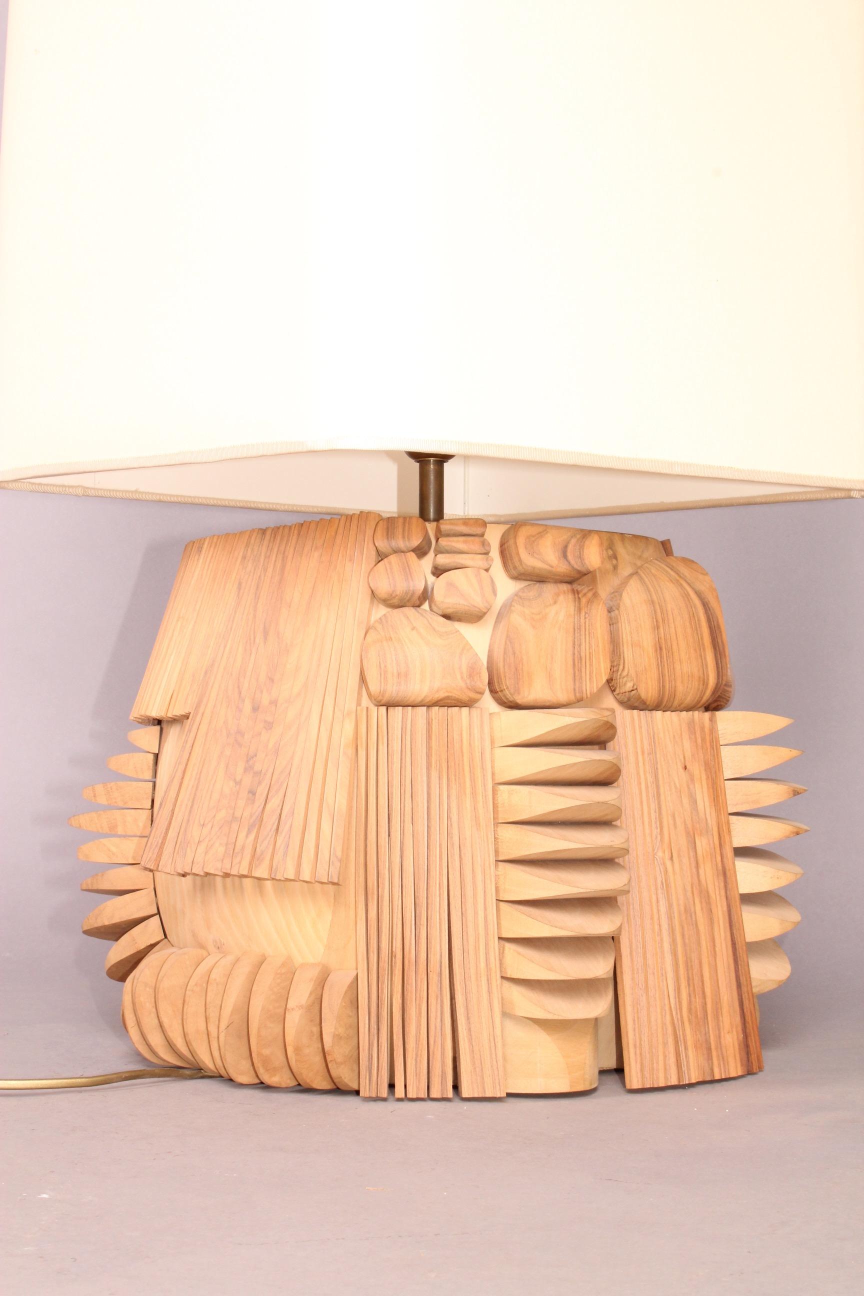 Big Wood Sculpture Table Lamp 2