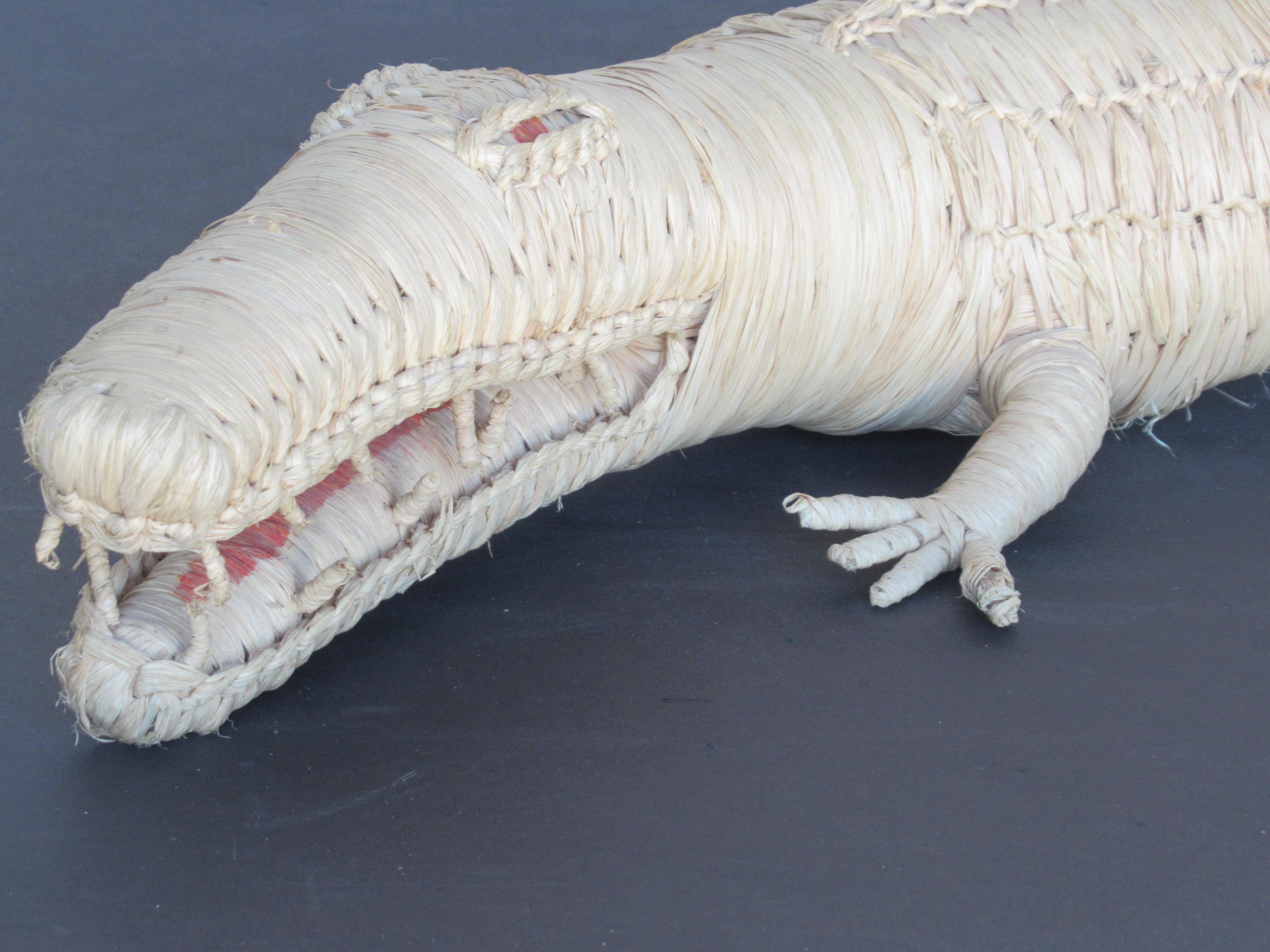 Big Woven Wicker Alligator In Good Condition In Rochester, NY