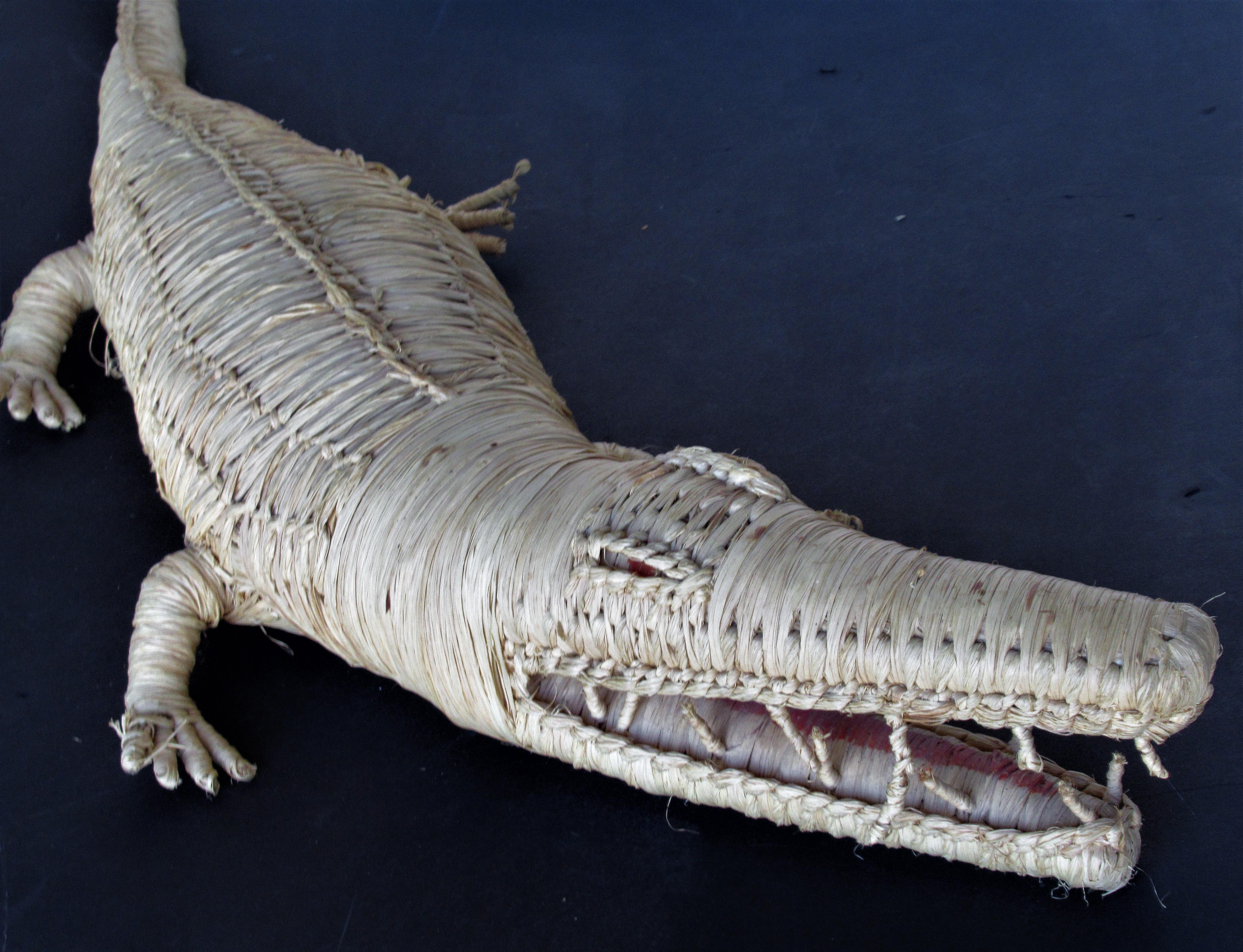 Raffia Big Woven Wicker Alligator