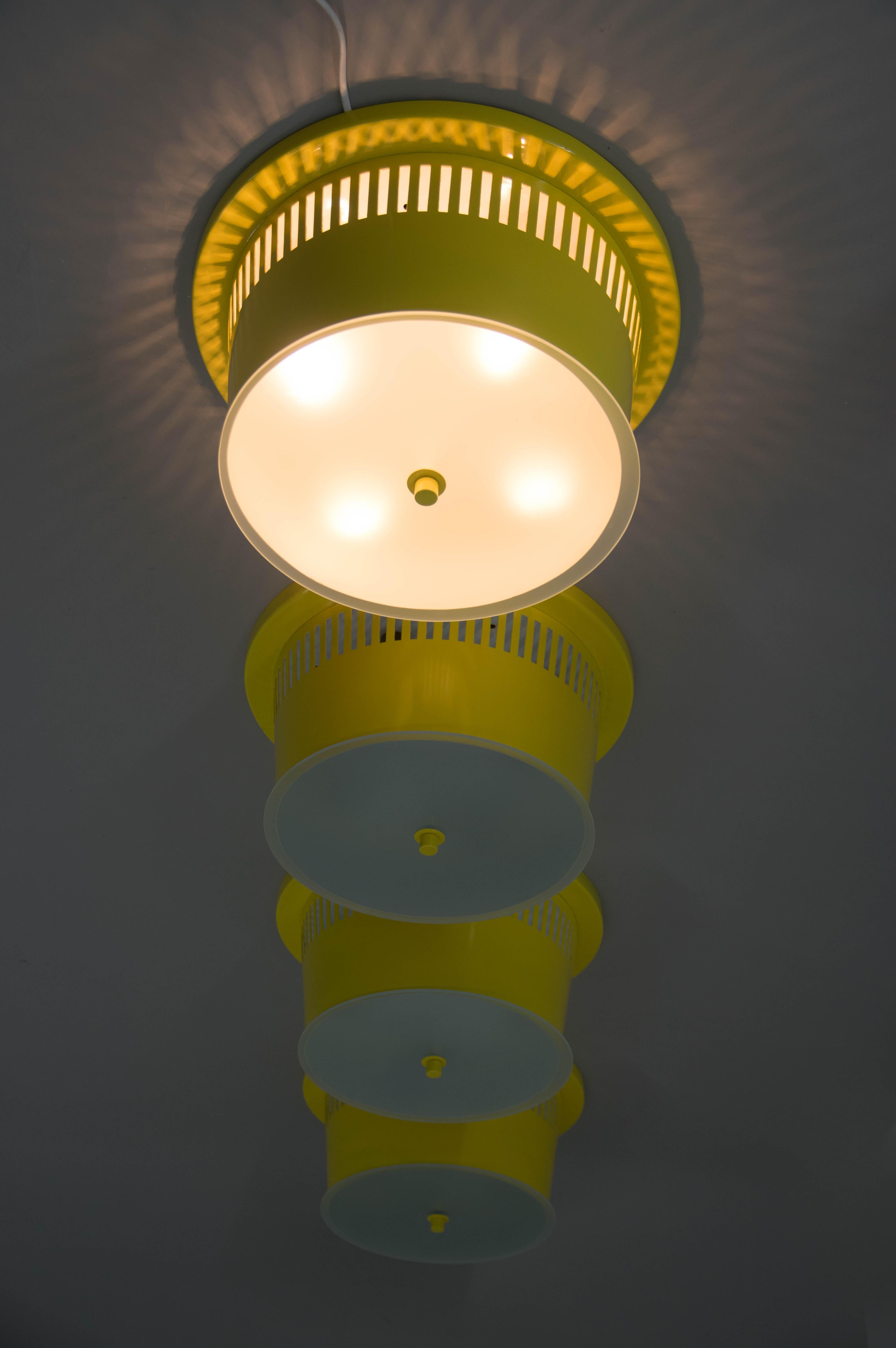 Große gelbe Einbaubeleuchtung, 1960er Jahre, 4 Stücke verfügbar, restauriert im Zustand „Hervorragend“ im Angebot in Praha, CZ