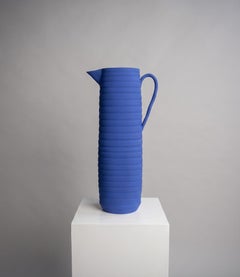 Vaso scultoreo in ceramica Bigger di Liliana Silva
