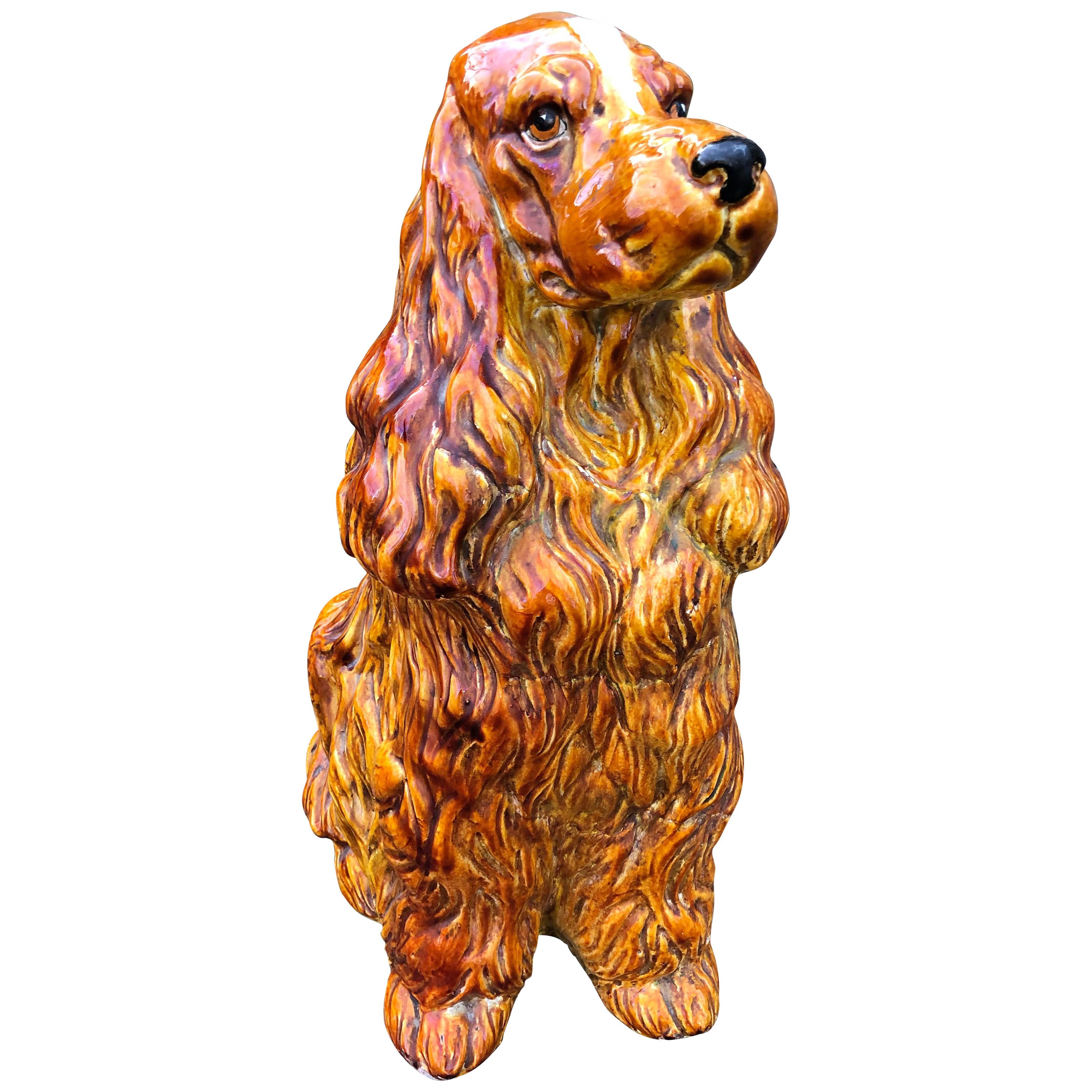 Grandeur nature Statue de chien épagneul en céramique italienne des années 1970 en vente