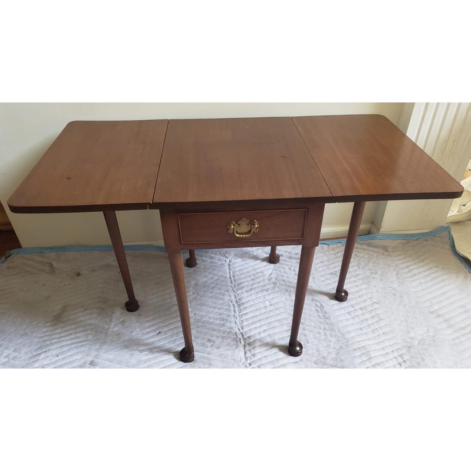 20th Century Biggs Kittinger Chippendale Mahogany Drop Leaf Table For Sale