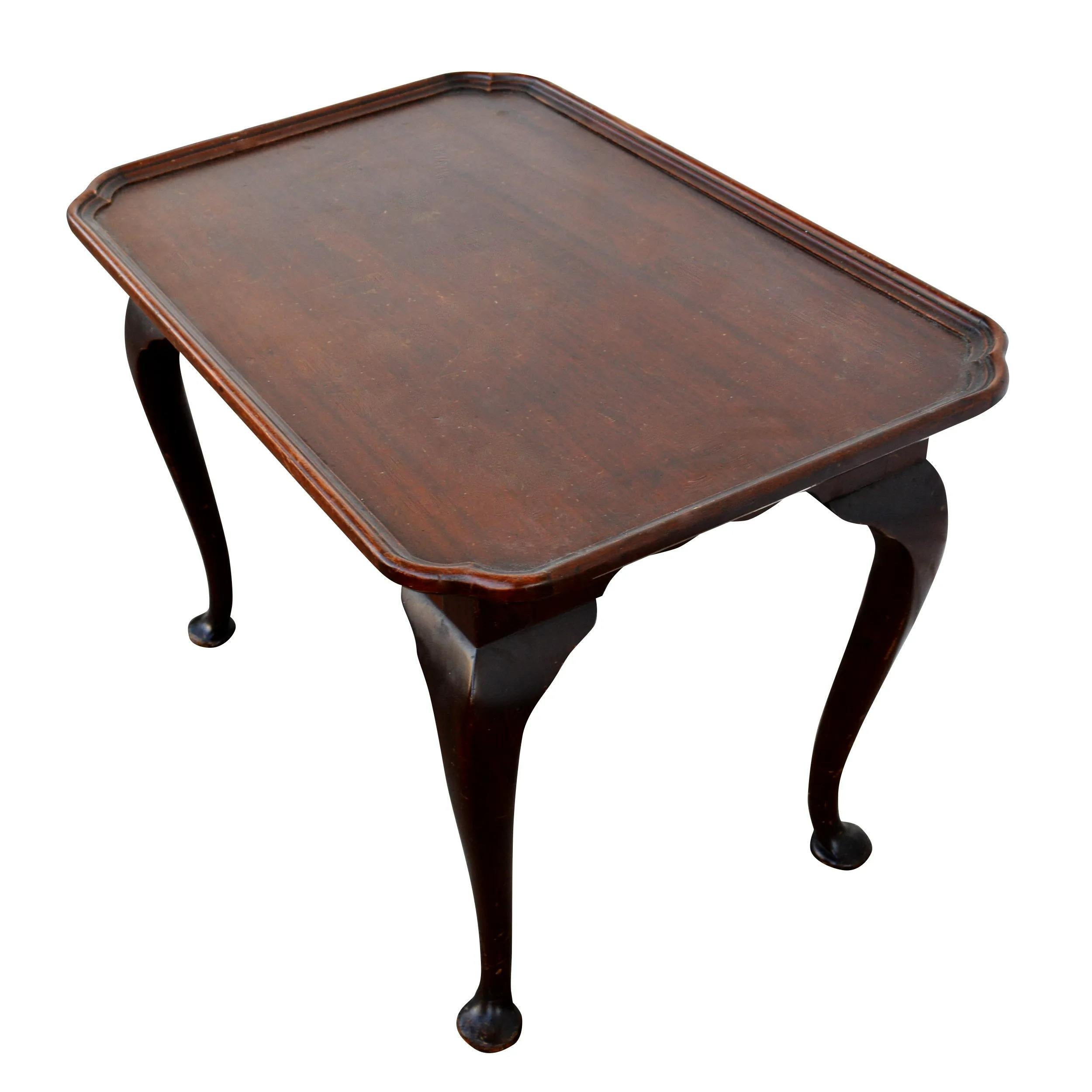 American Colonial Biggs Queen Anne Mahogany End Table For Sale