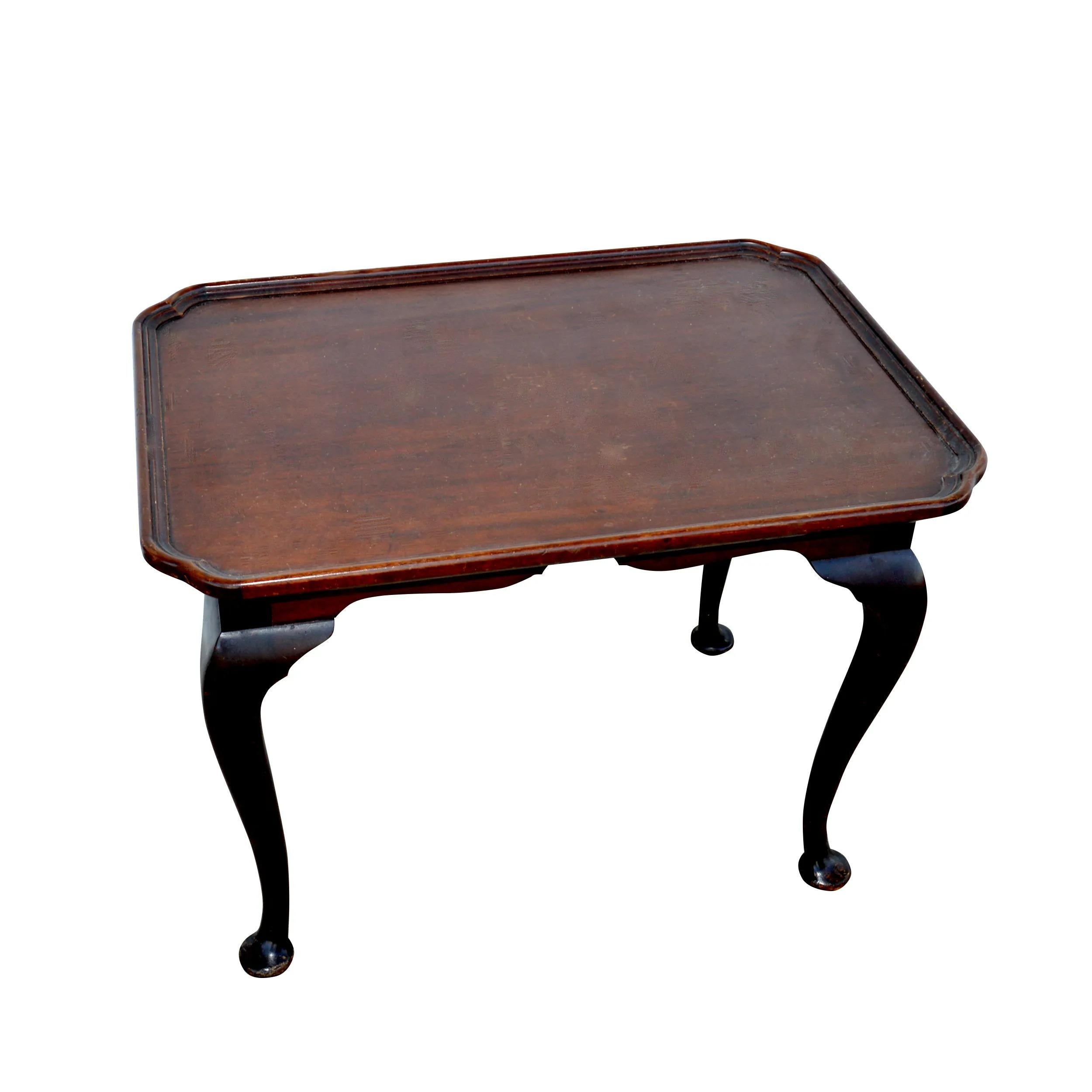 Biggs Queen Anne Mahogany End Table In Good Condition For Sale In Pasadena, TX