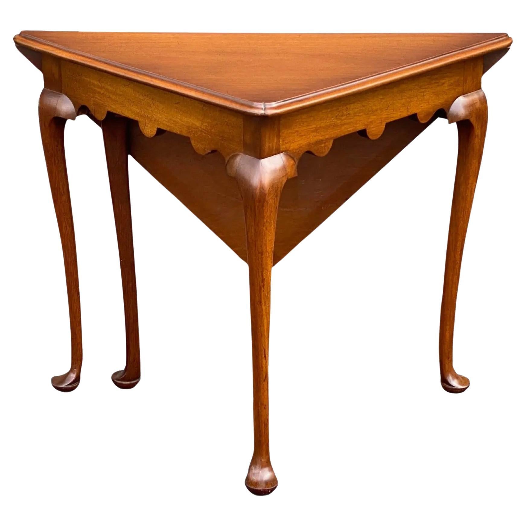 Biggs Queen Anne Mahogany Gate Leg Drop Leaf Napkin Side Table For Sale