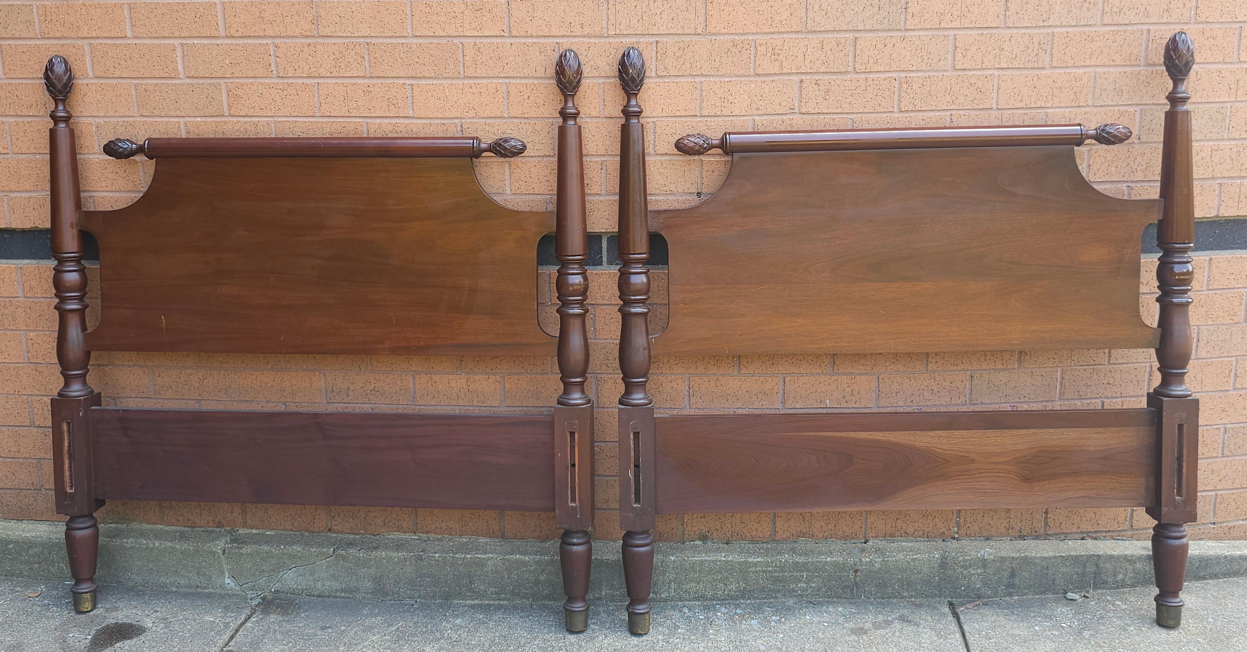 Biggs Virginia Mahogany Pineapple 3/4 Twin Beds, Pair For Sale 4