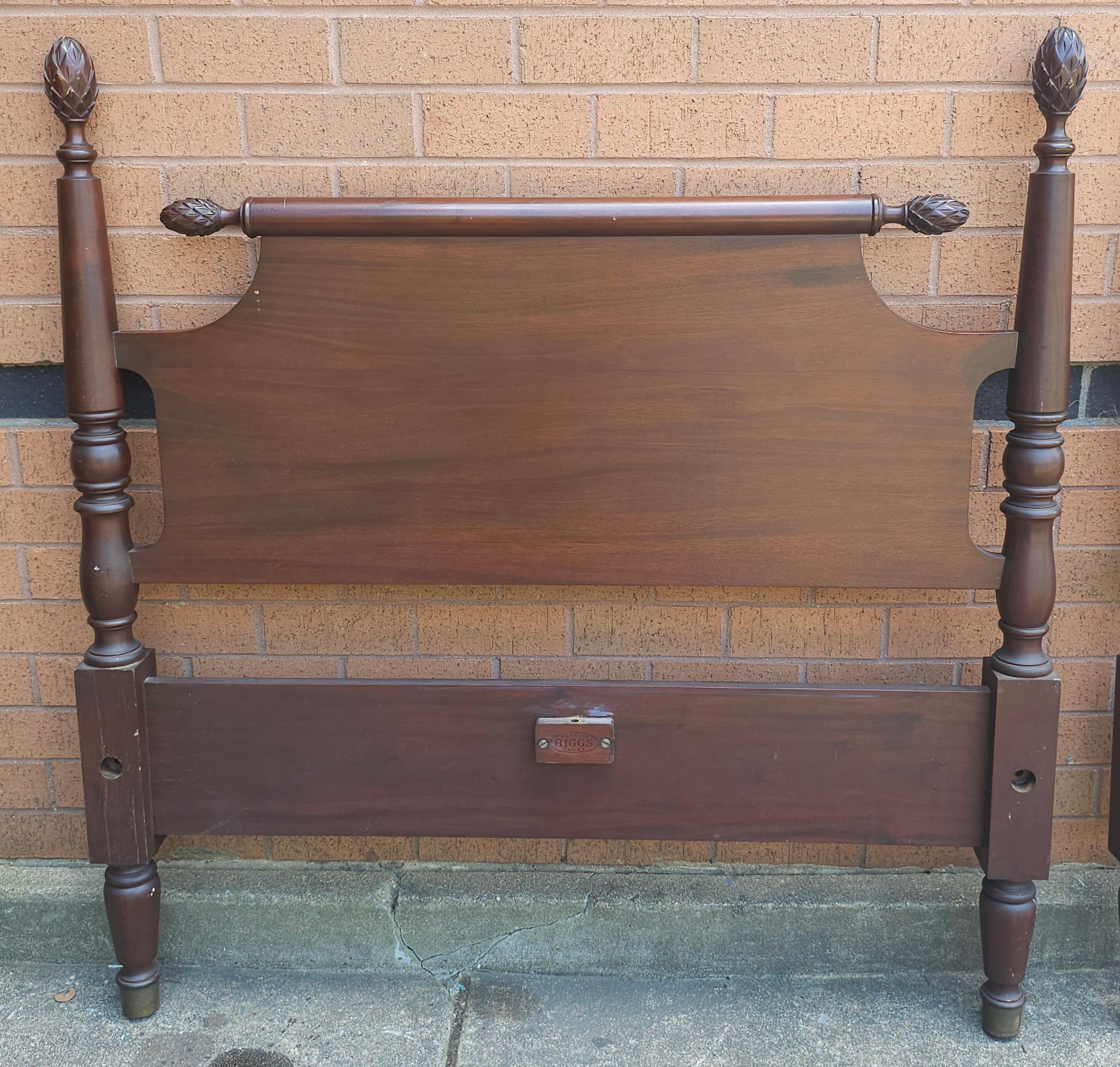 Biggs Virginia Mahogany Pineapple 3/4 Twin Beds, Pair For Sale 6