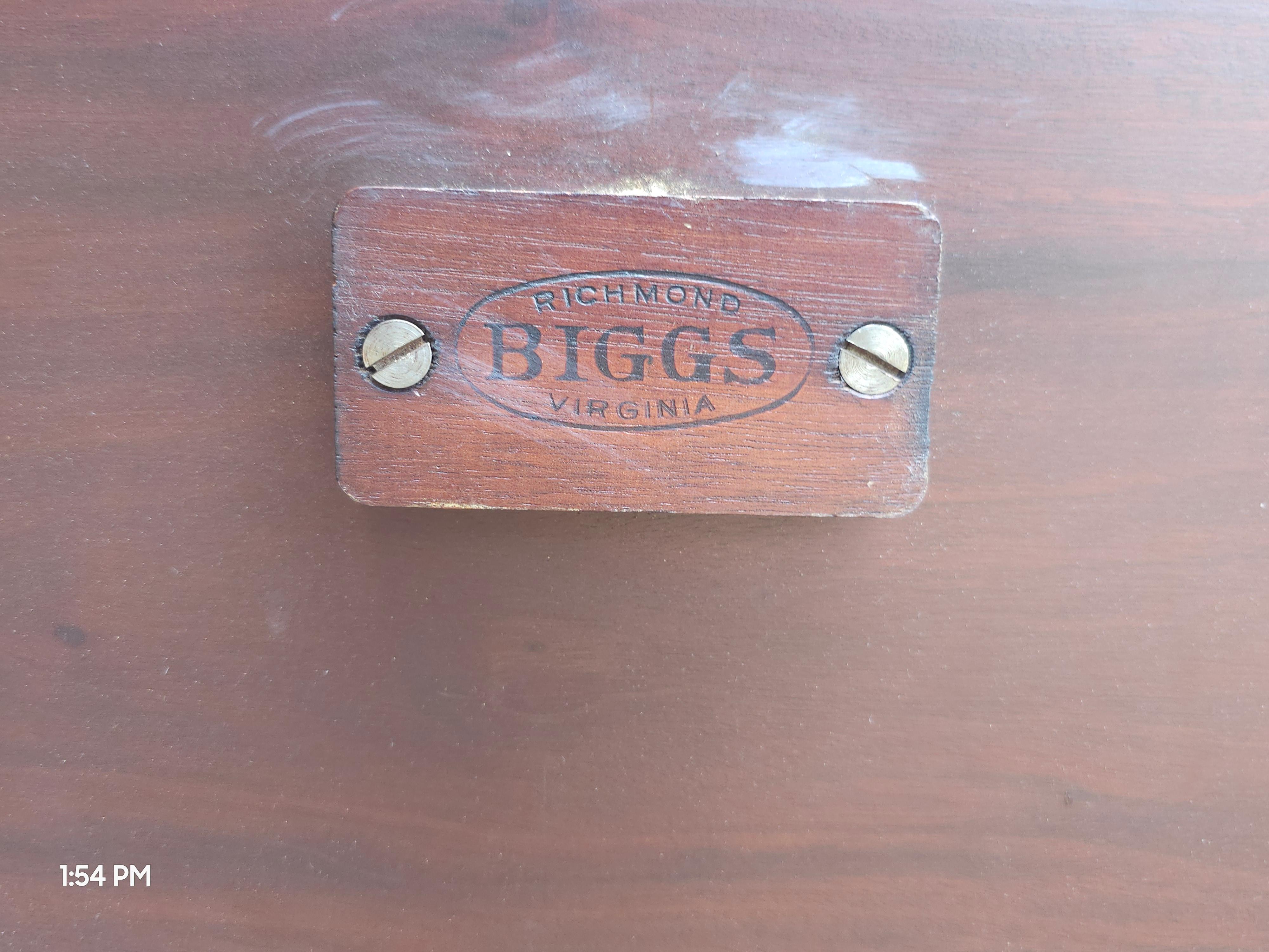 Biggs Virginia Mahogany Pineapple 3/4 Twin Beds, Pair For Sale 7