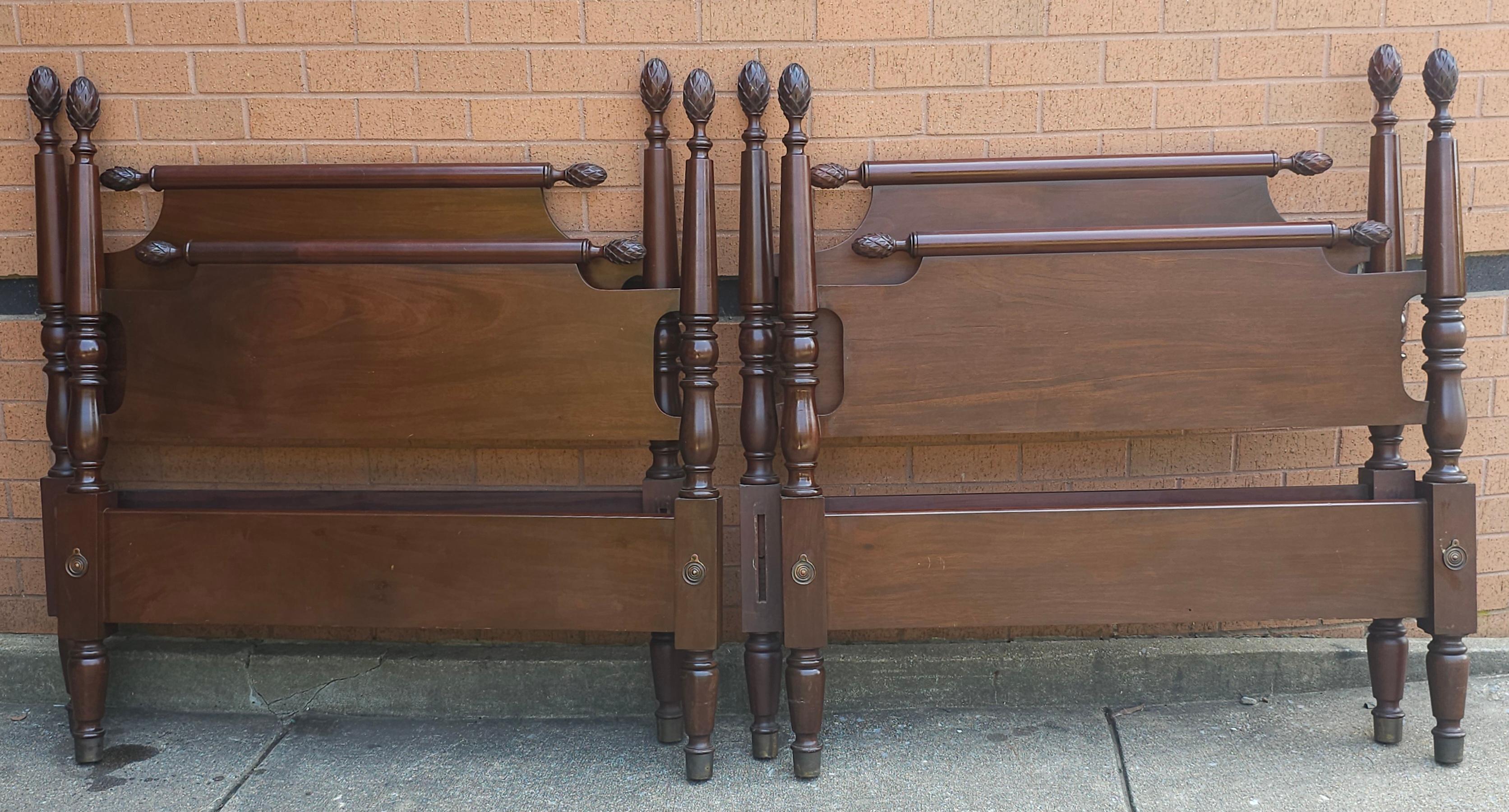 Mid-Century Modern Biggs Virginia Mahogany Pineapple 3/4 Twin Beds, Pair For Sale