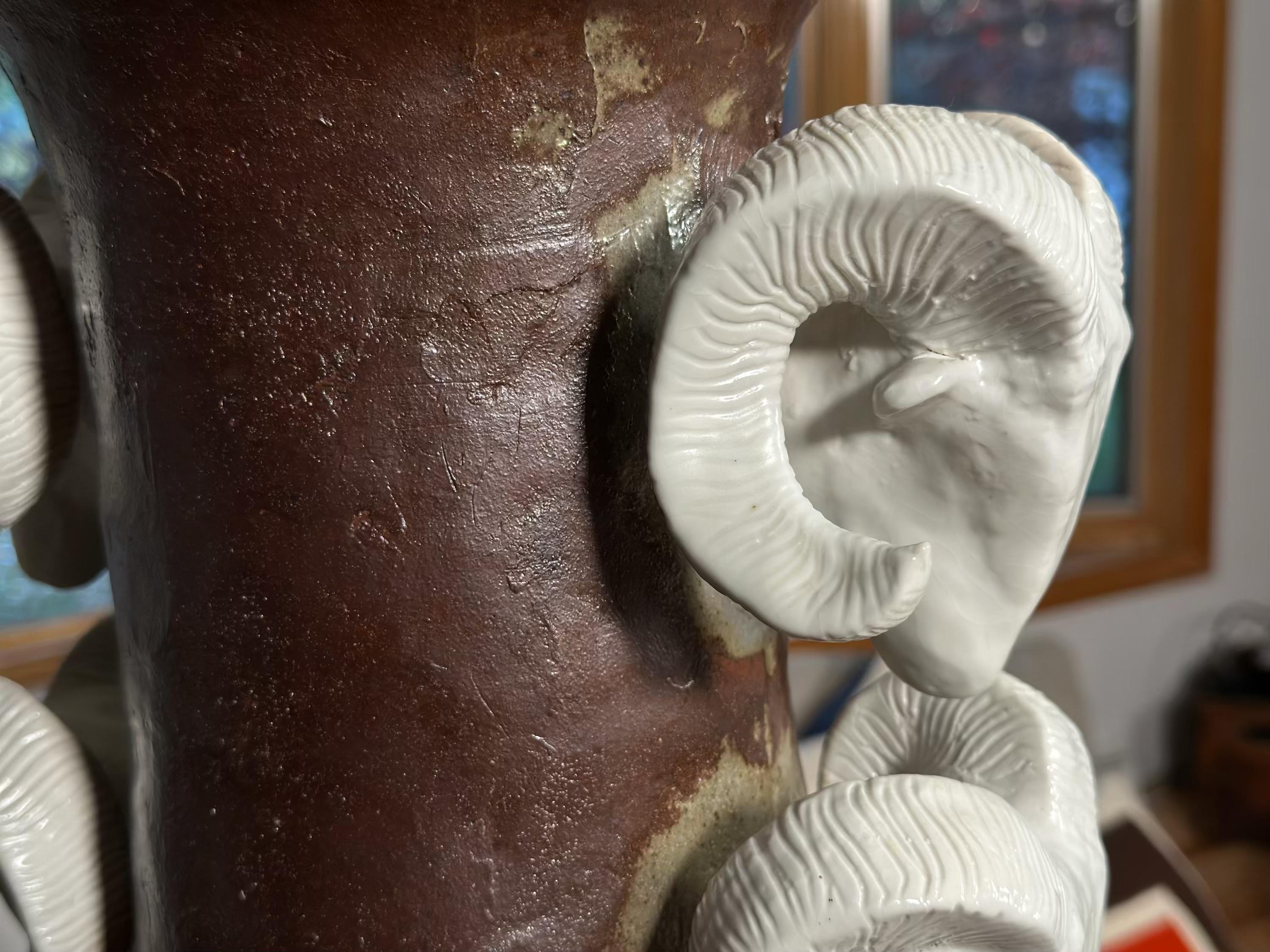 BigHorn Sheep Big Vase Ceramic (Yellowstone) Grès, Porcelaine en vente 4