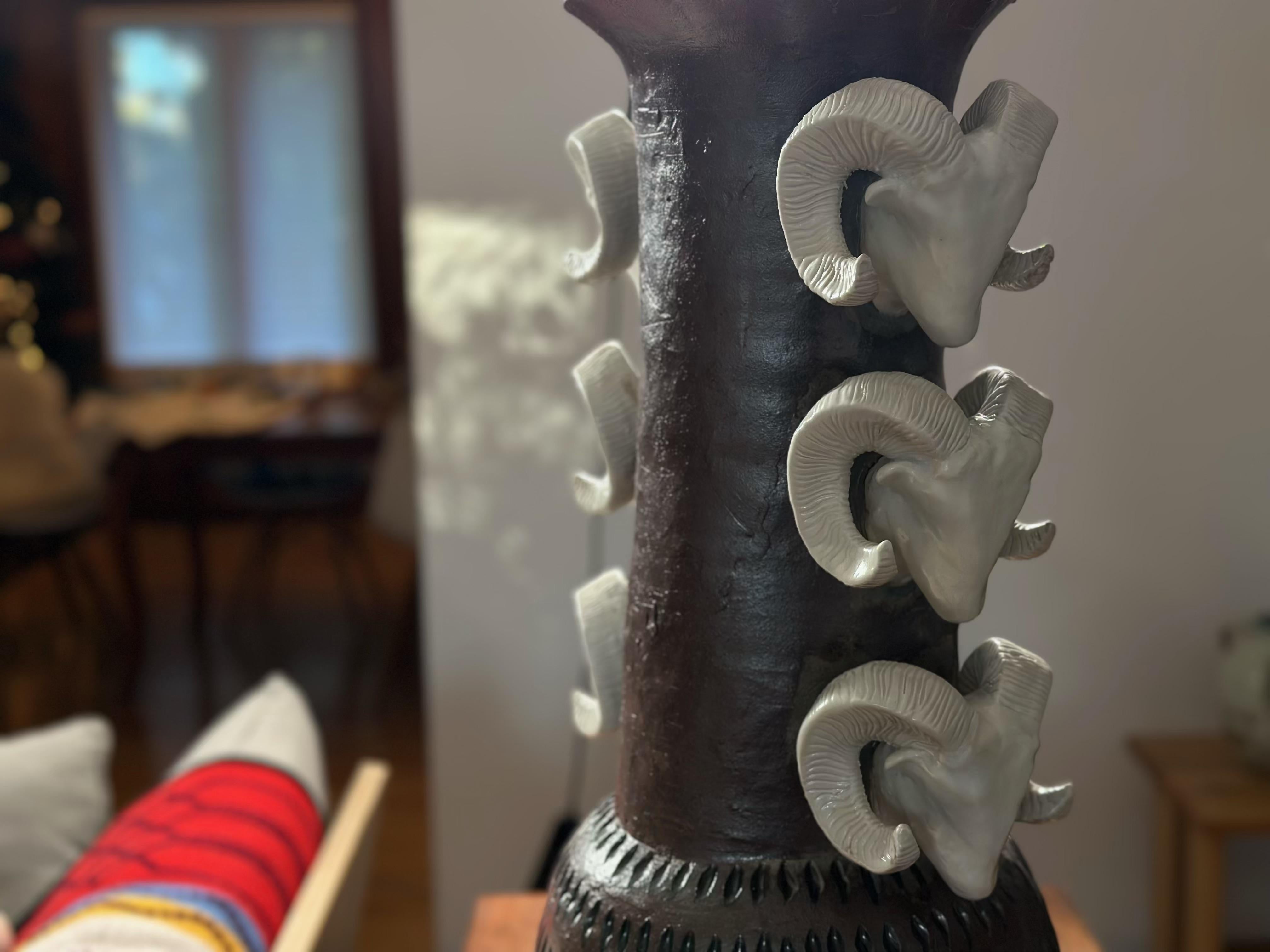 BigHorn Sheep Big Vase Ceramic (Yellowstone) Grès, Porcelaine en vente 8