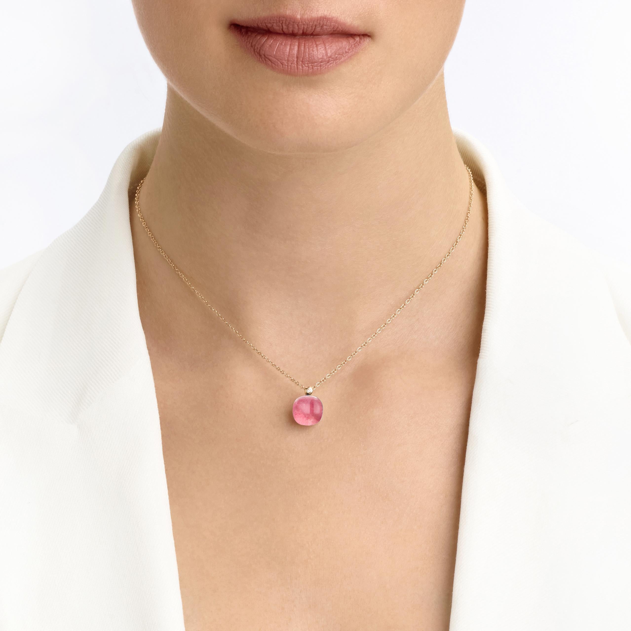We are proud of our flagship collection: Mini Sweety. 
Mini Sweety pendant in 18kt pink gold with Rock crystal, ruby and a signature diamond (0,01 ct)

Reference: 20H34Rcrrubmp/42
Stone combination: Rock crystal with ruby
Cabochon: 10mm
Color gold: