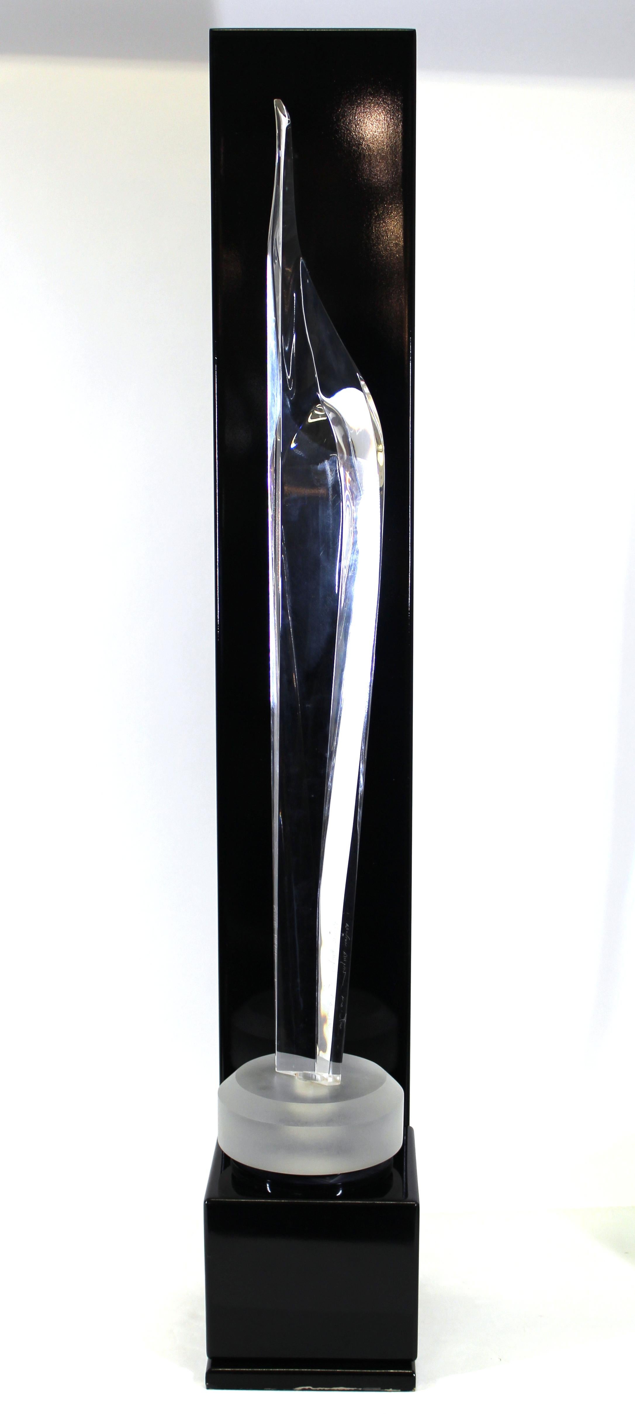Bijan Bahar Modern Abstract Acrylic Sculpture on Lacquered Display Stand In Good Condition For Sale In New York, NY