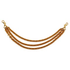 Colgante de cinturón de eslabones Bijou multicadena en tono dorado