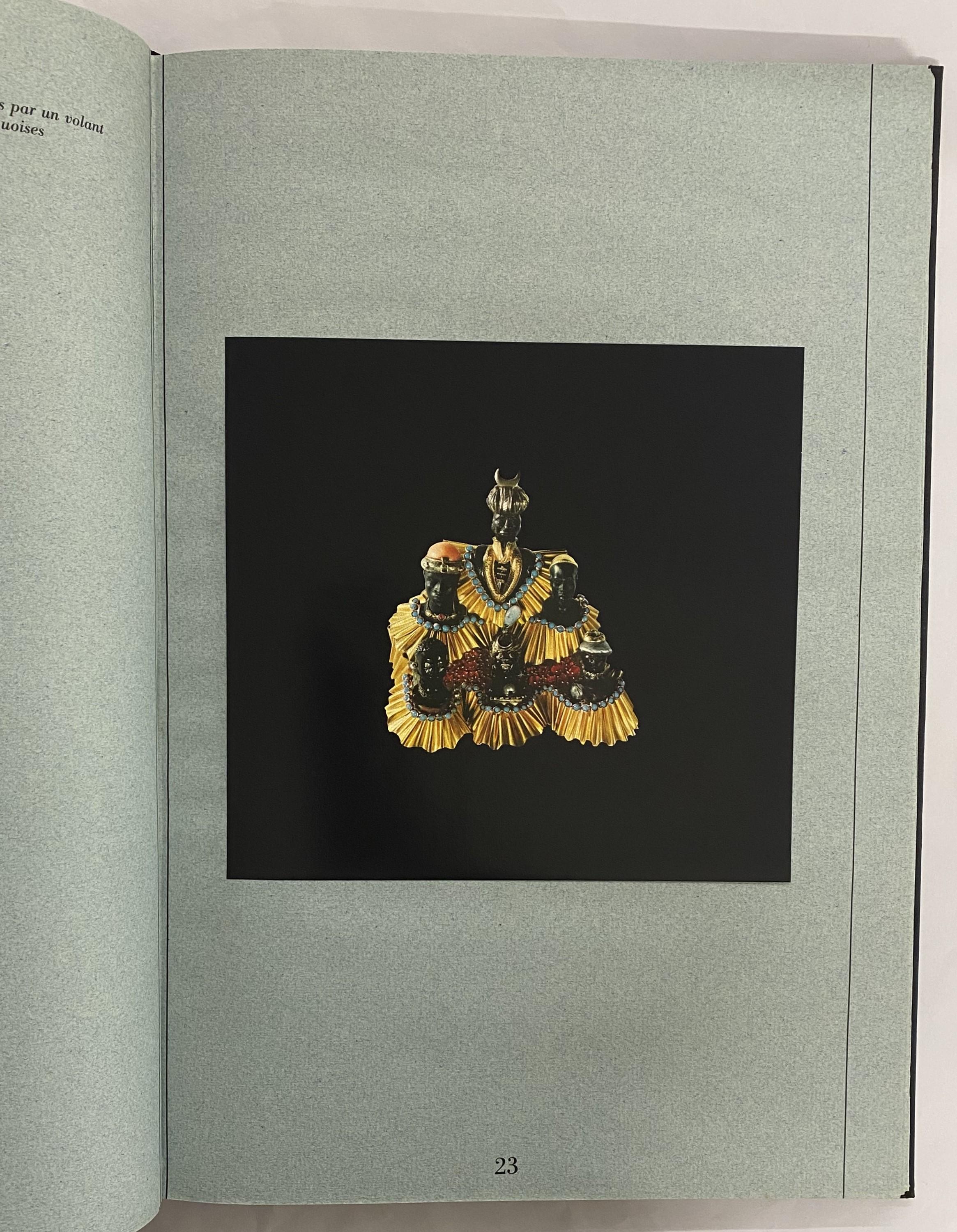 Bijoux de Jean Schlumberger präsentiert von Diana Vreeland 
148 Seiten.
Objets de Jean Schlumberger presantion par Jean d'Ormesson
130 Seiten.
Eine seltene Franco Maria Ricci limitierte Auflage, 2 Band-Box-Set (Box fehlt), von denen nur 1000