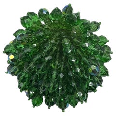 Broche de Bijoux Lo-Sa de los años 50 con flecos y cristales verdes facetados